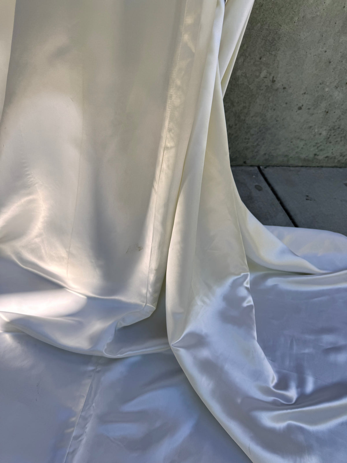 1980s Off-white Satin Lace Off-shoulder Wedding Gown