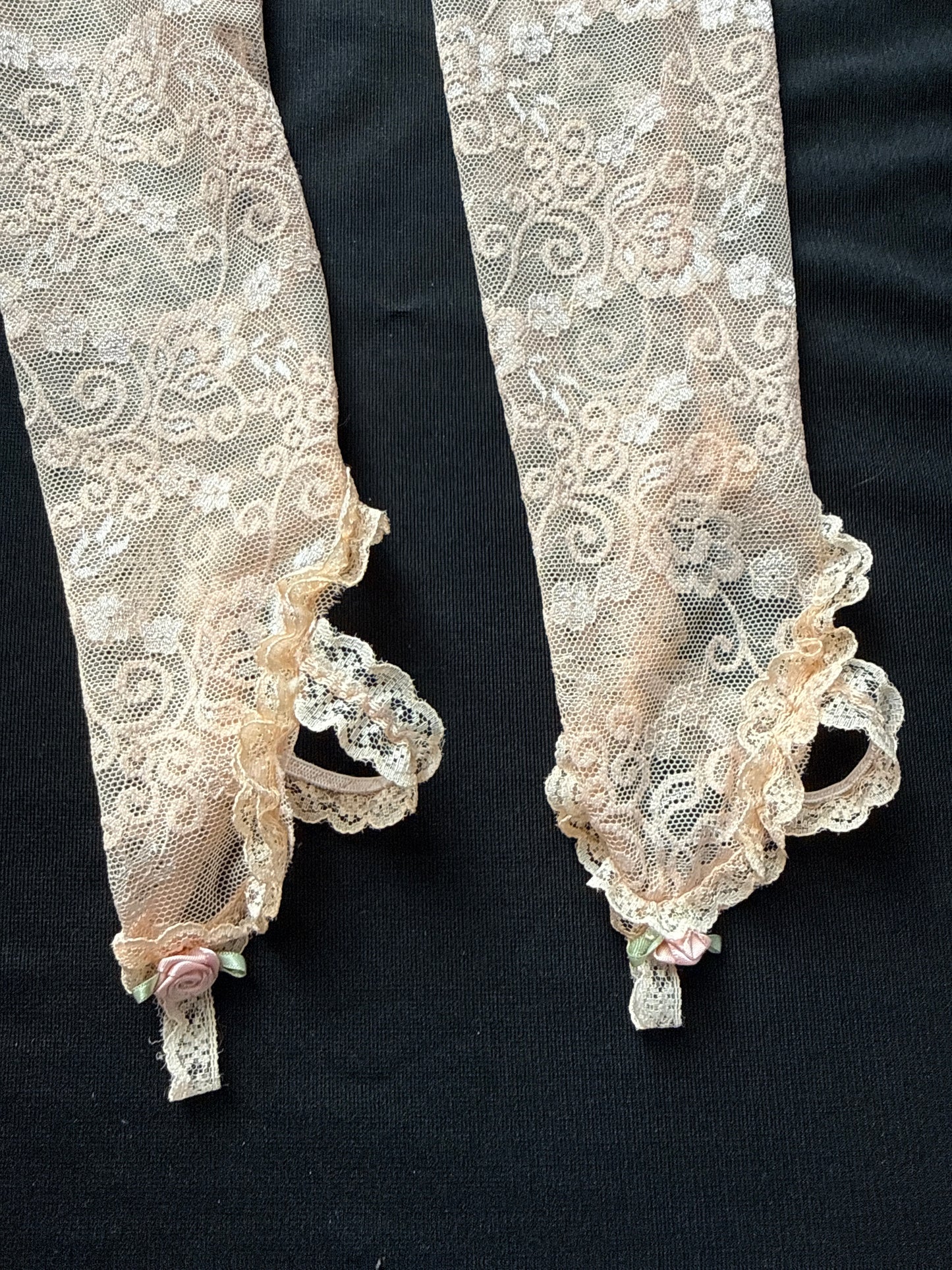 1980s Pink Long Fingerless Lace Gloves