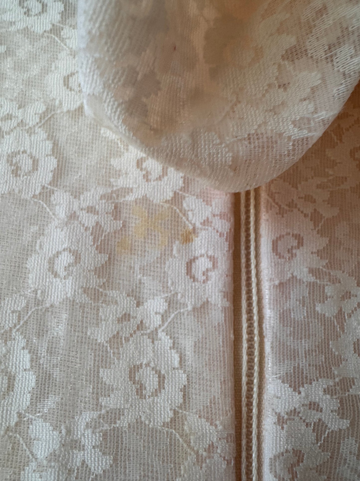 1960s Pink Lace Long Sleeve Robe