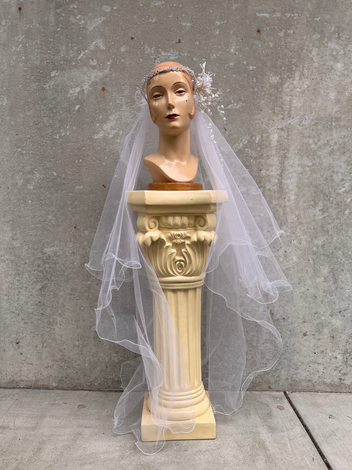 1960s White Pearl Crown Veil