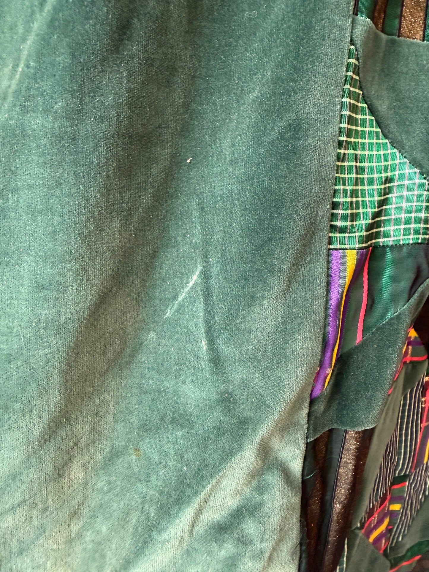 1970s Green Velvet Maxi Skirt w/ Quilted Pattern Design