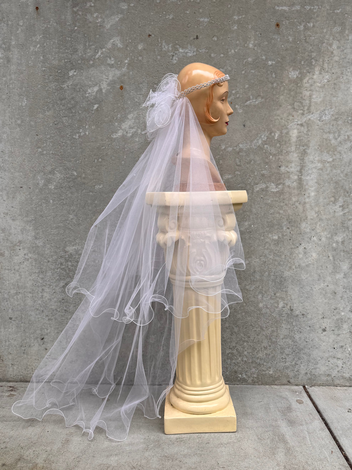 1960s White Pearl Crown Veil