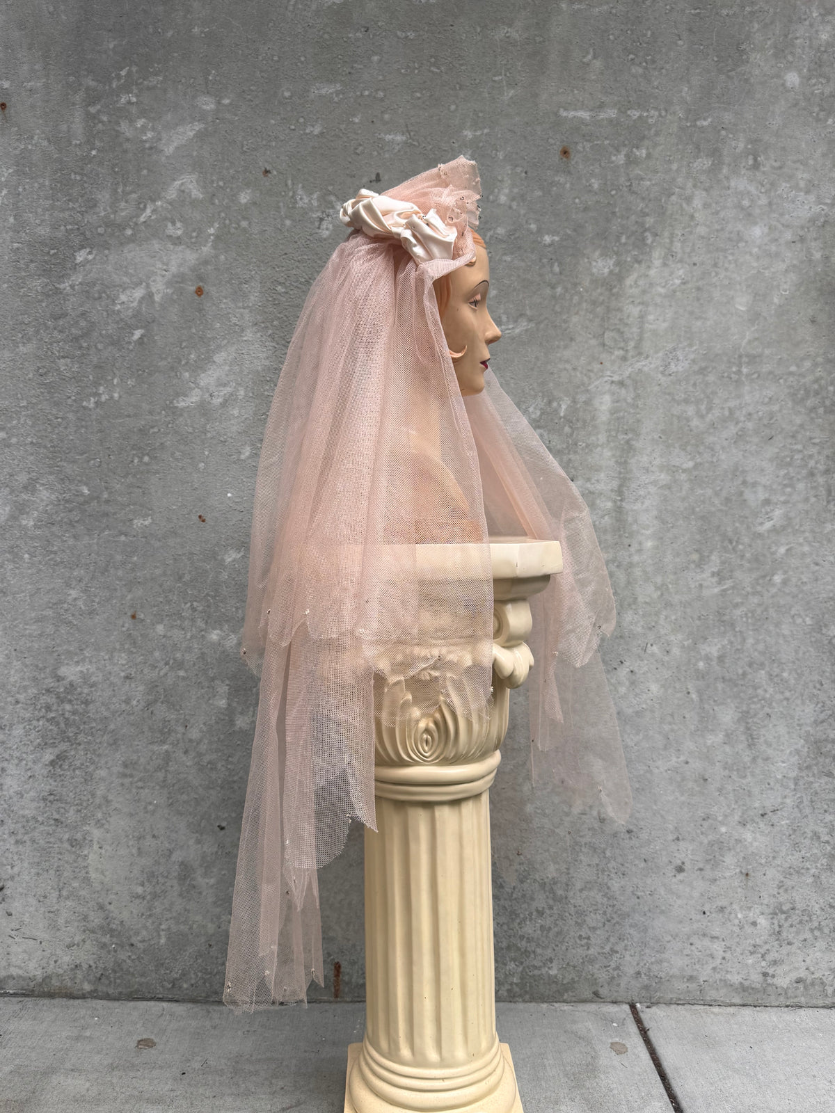 1950s Pink Satin Headband Veil