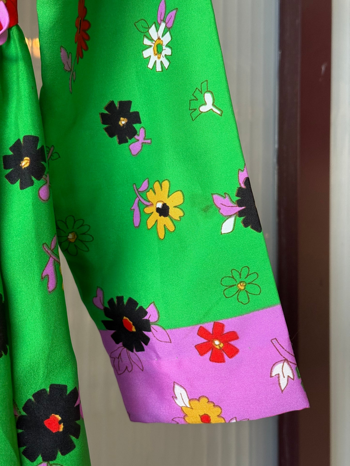 1970s Multicolor Abstract Floral Print Zip-Up Pointed Collar Dress