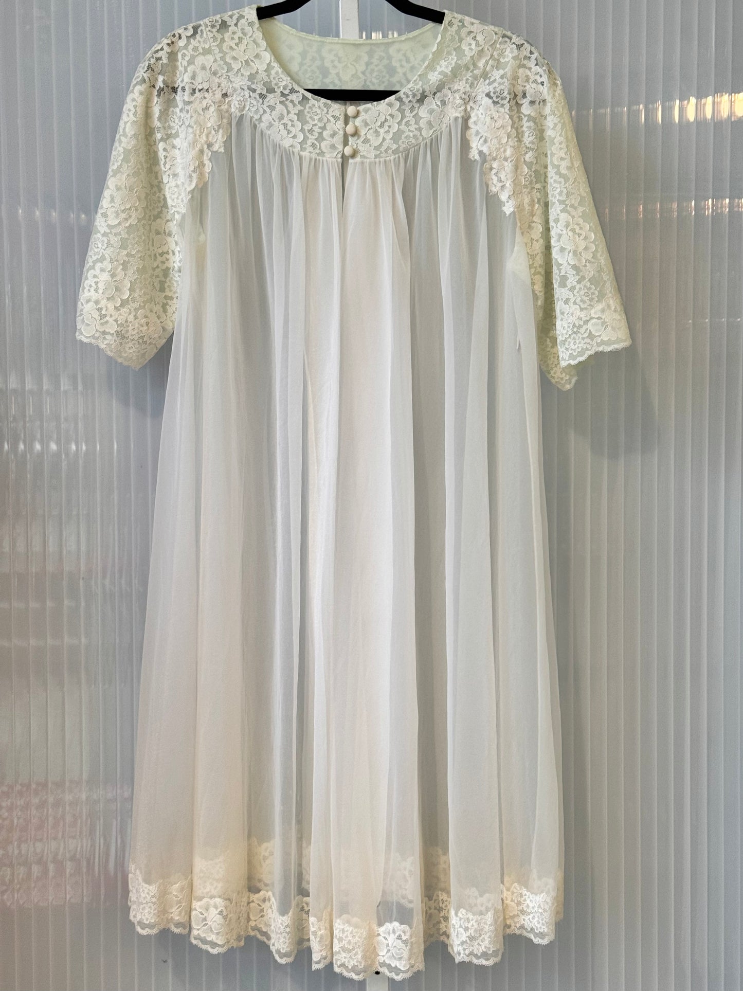 1960s Pastel Green Peignor Robe & Nightgown Set