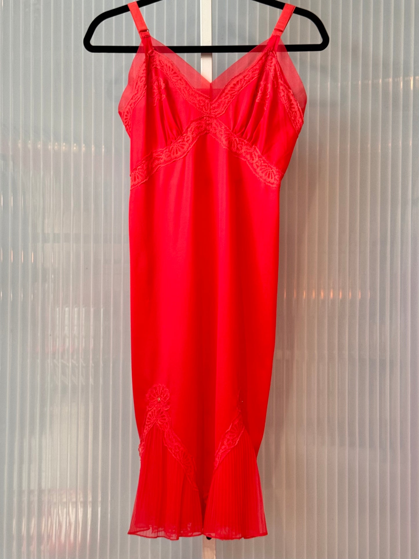 1950s Hot Pink / Red Slip