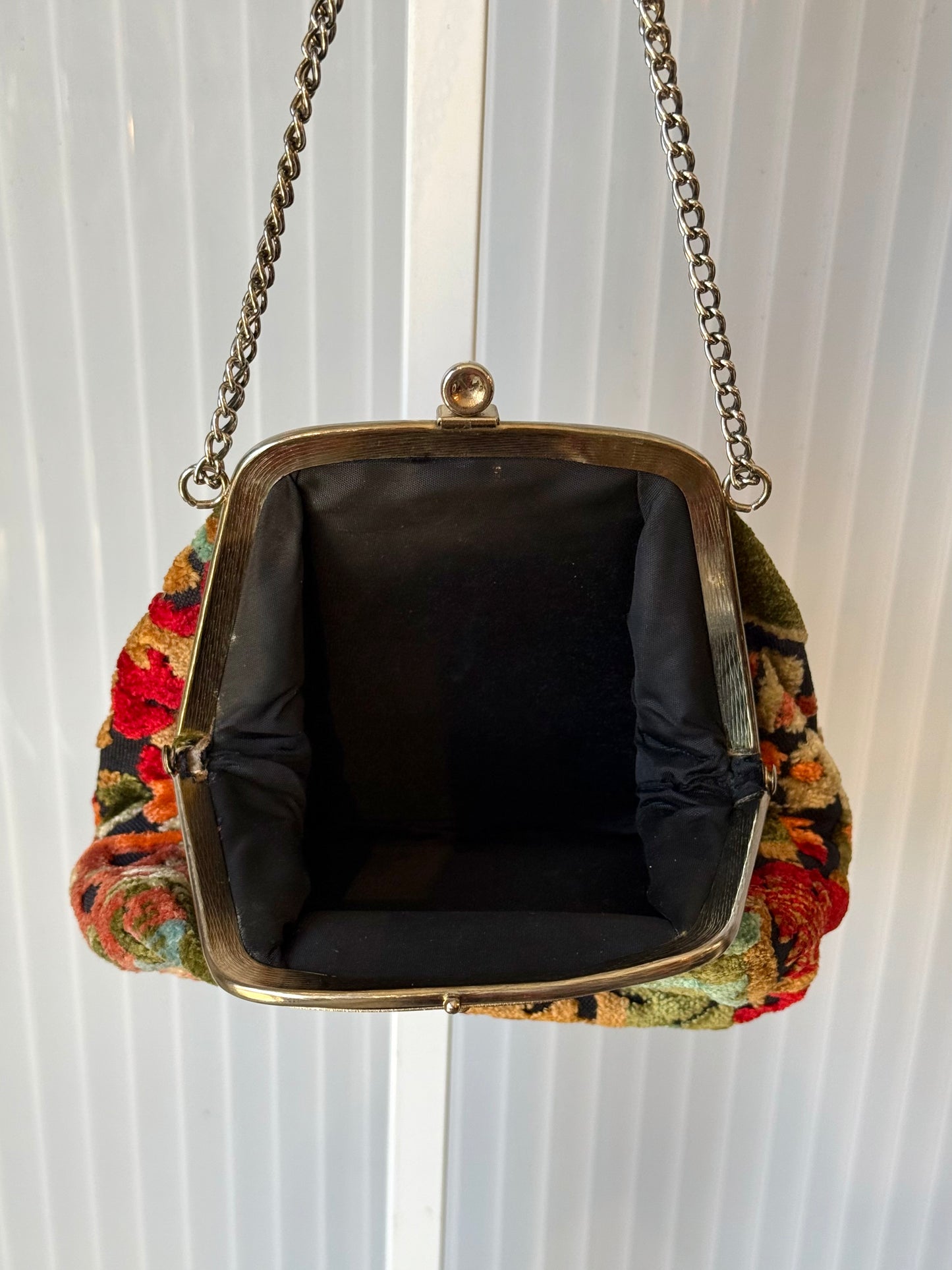 Carpet bag purse w/ Clasp Closure & Chain Straps