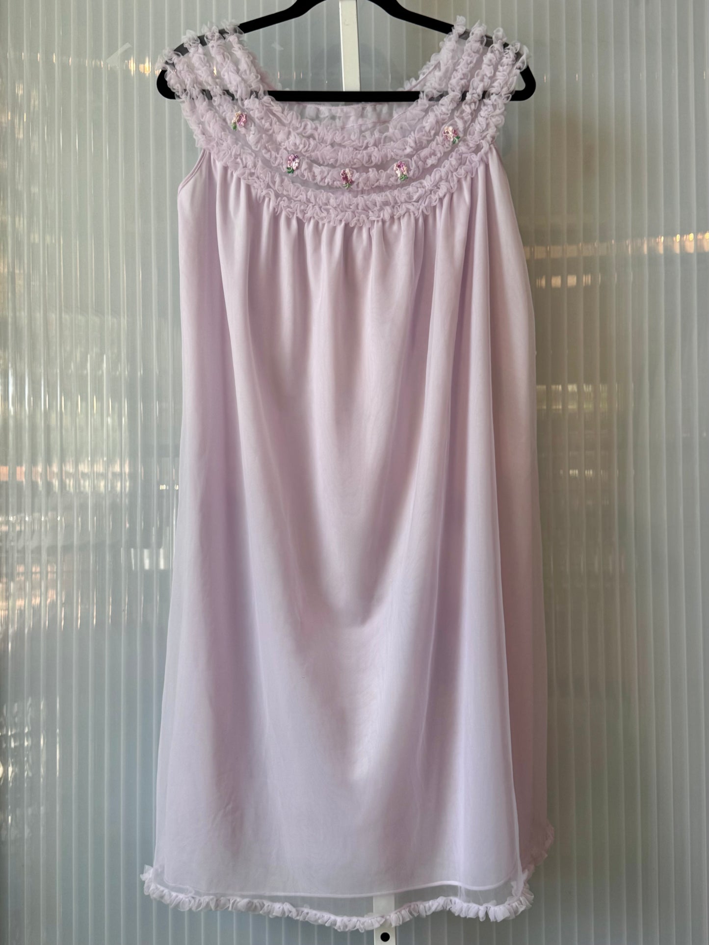1960s Purple Floral Ruffled Neckline Babydoll Nightgown