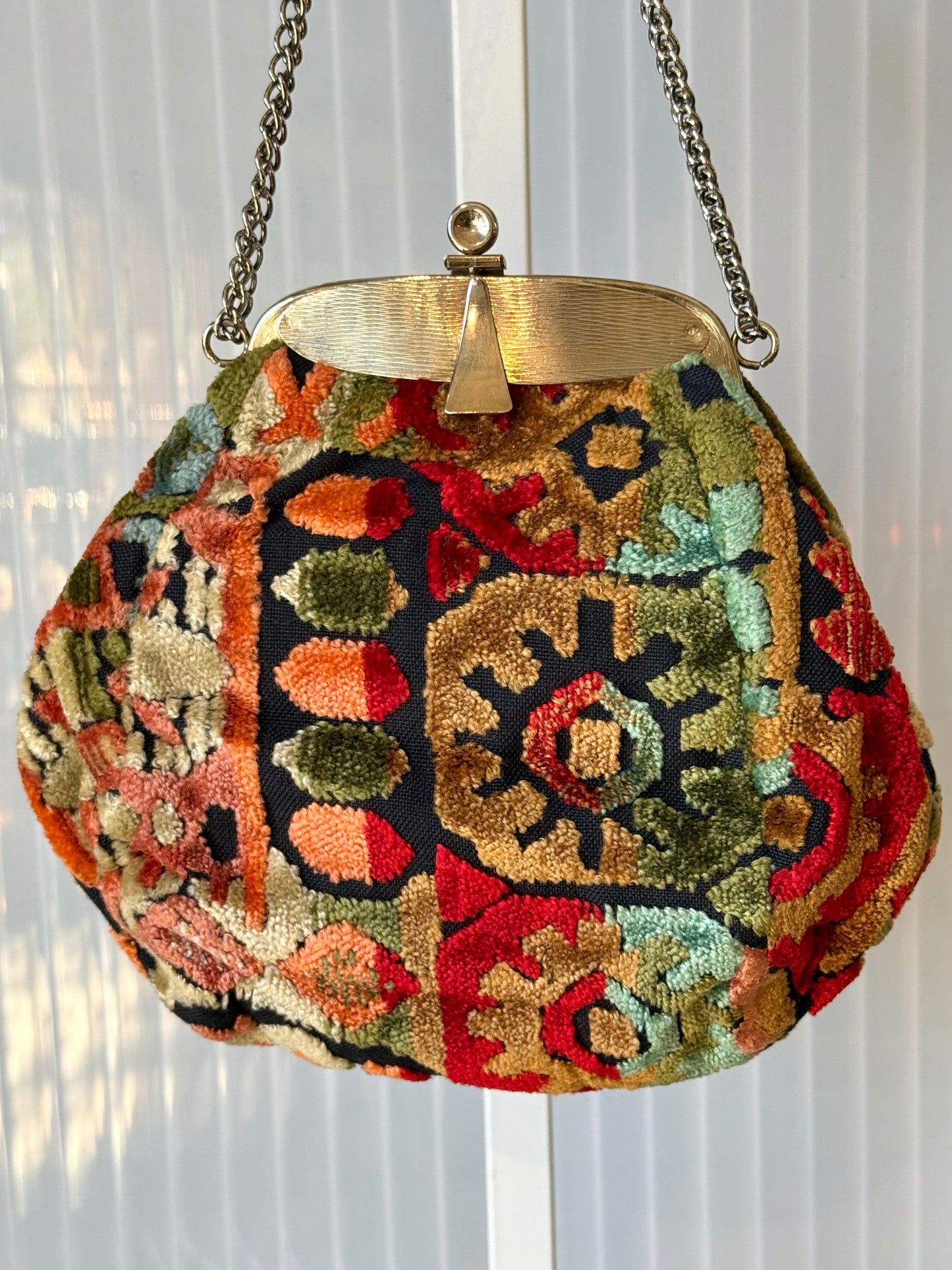Carpet bag purse w/ Clasp Closure & Chain Straps