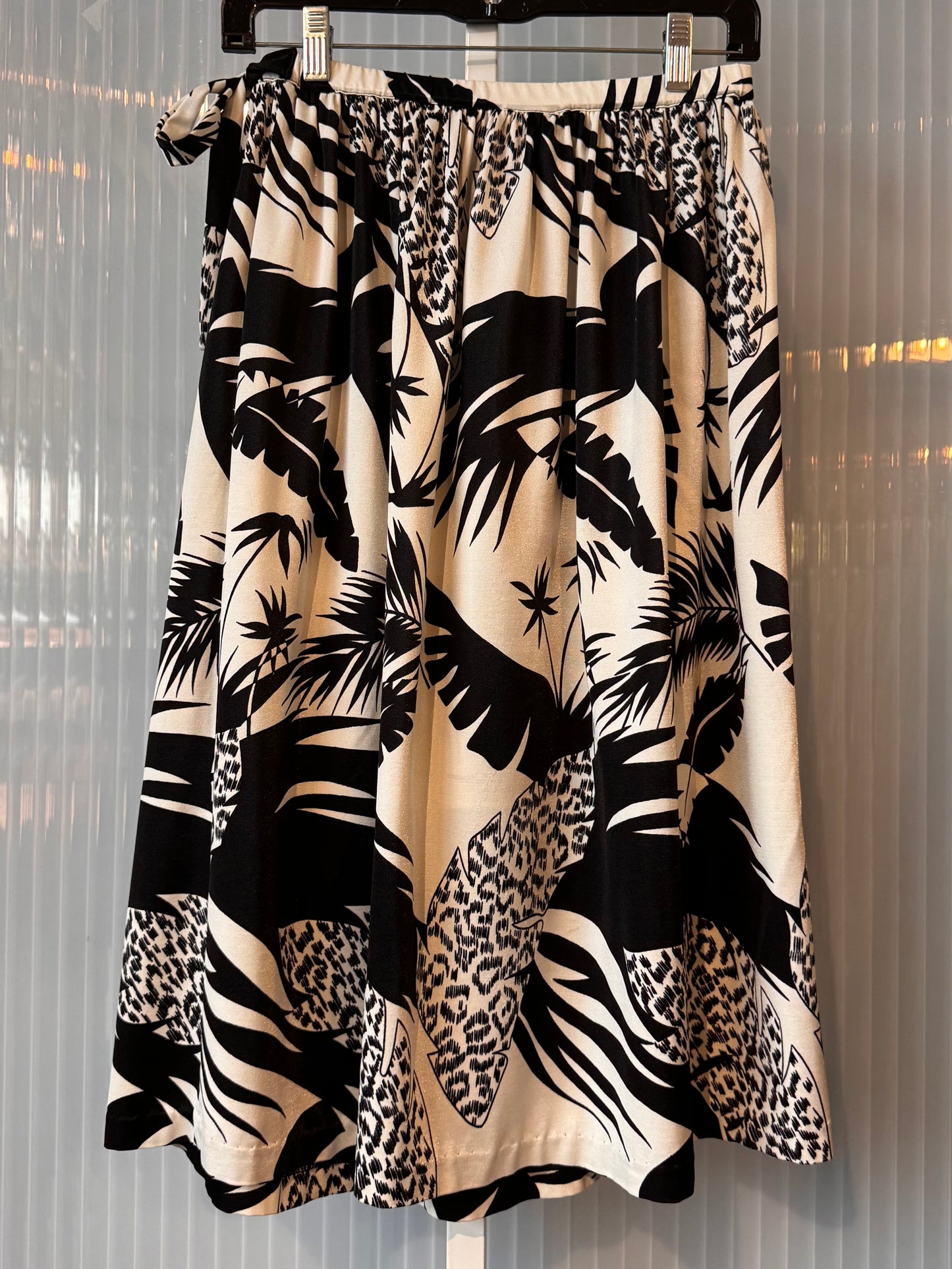 1970s Black & White Tropical Pattern Wrap Skirt