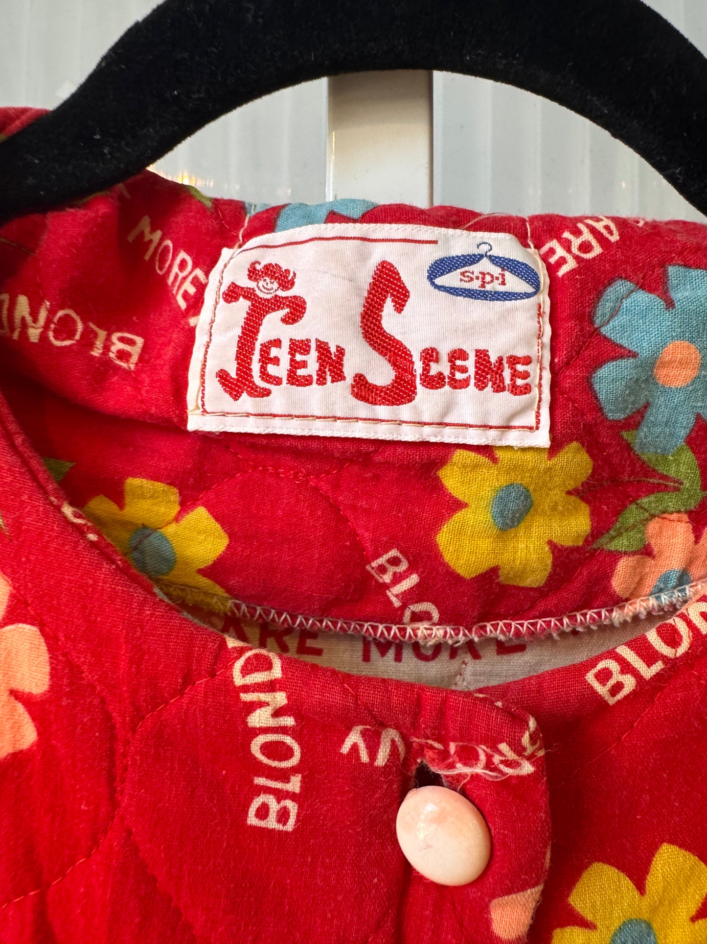 1960s Teen Scene Red Floral Robe