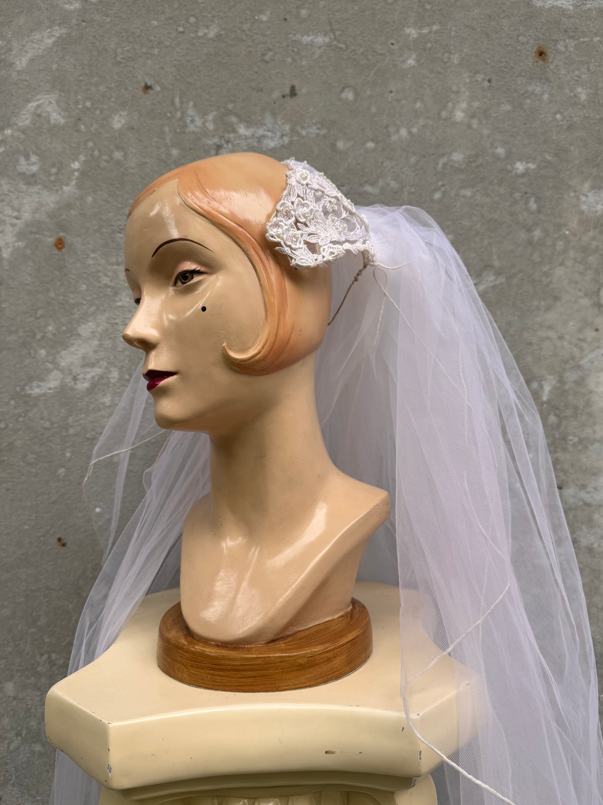 1950s Floral Lace Headpiece Veil