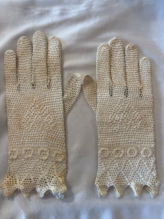 Cream Floral Crochet Gloves