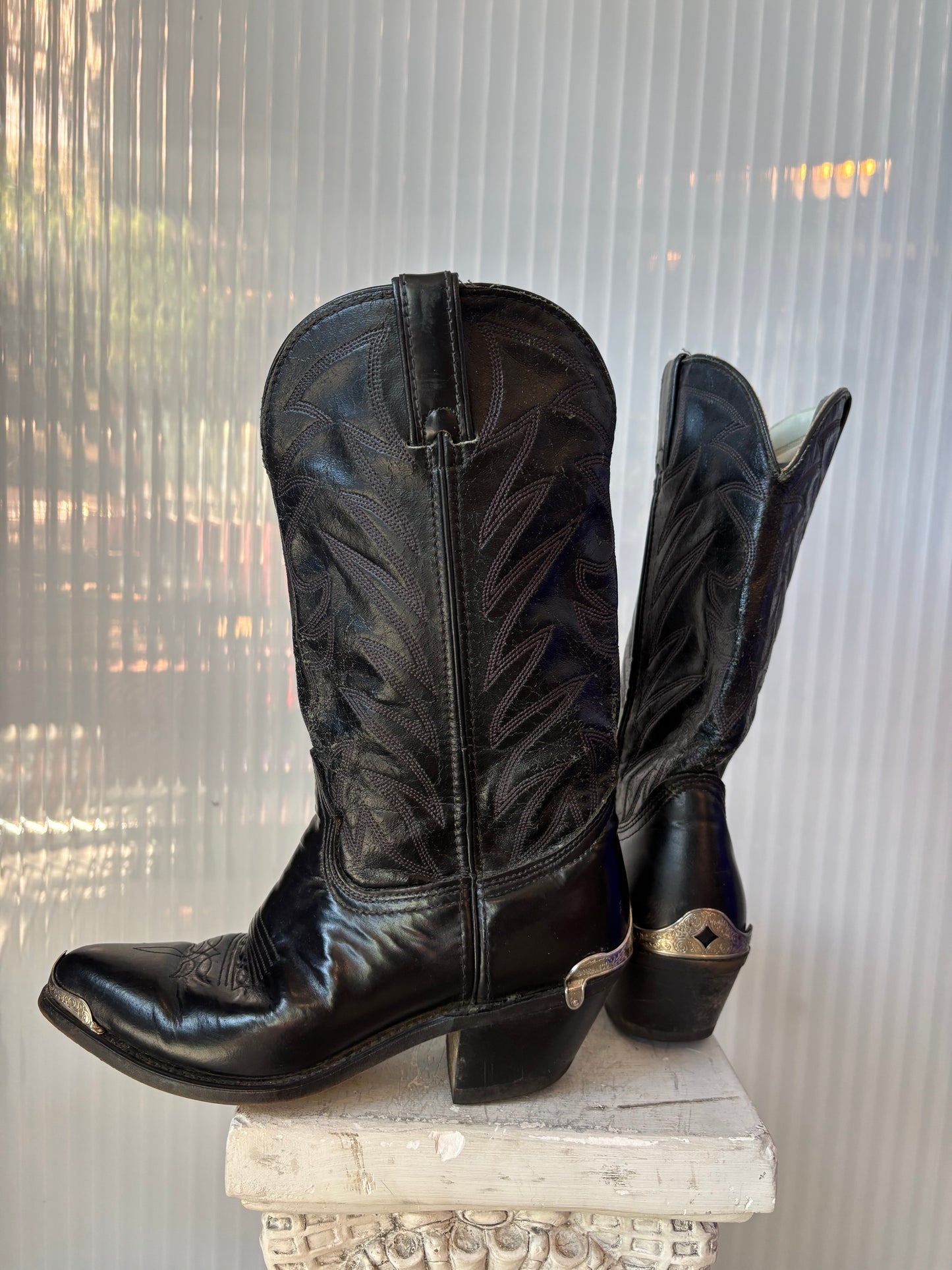 Durango Black Leather Silver tip & Heel 8D