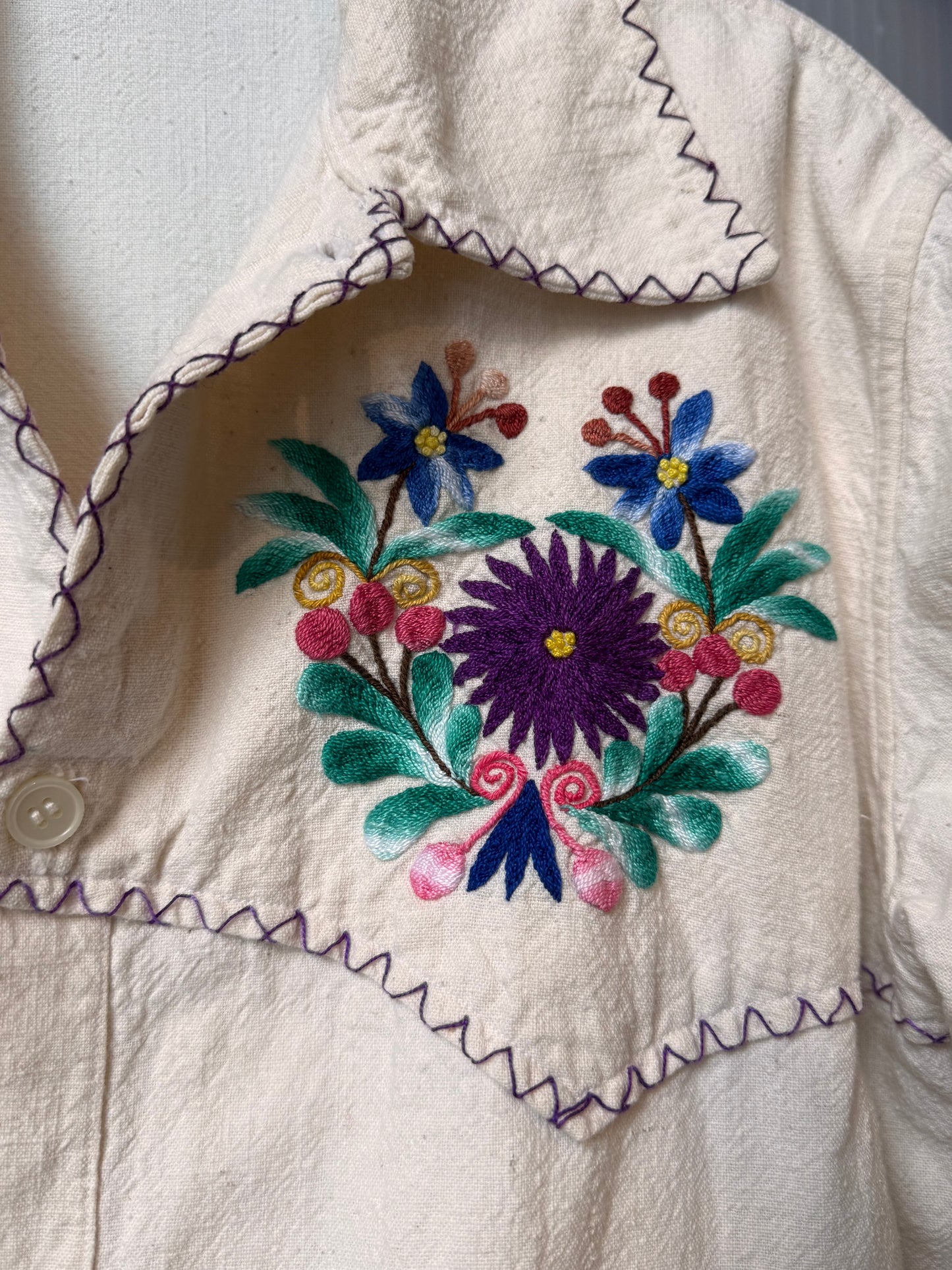 1950s Hand Embroidered Floral Mexican Button up shirt