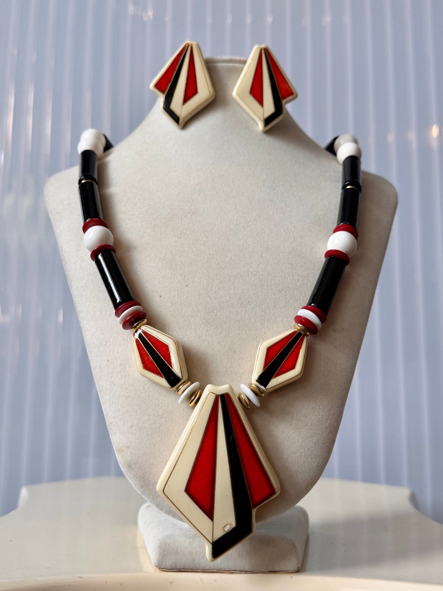 1980s Ceramic Red Black Beaded Necklace Set