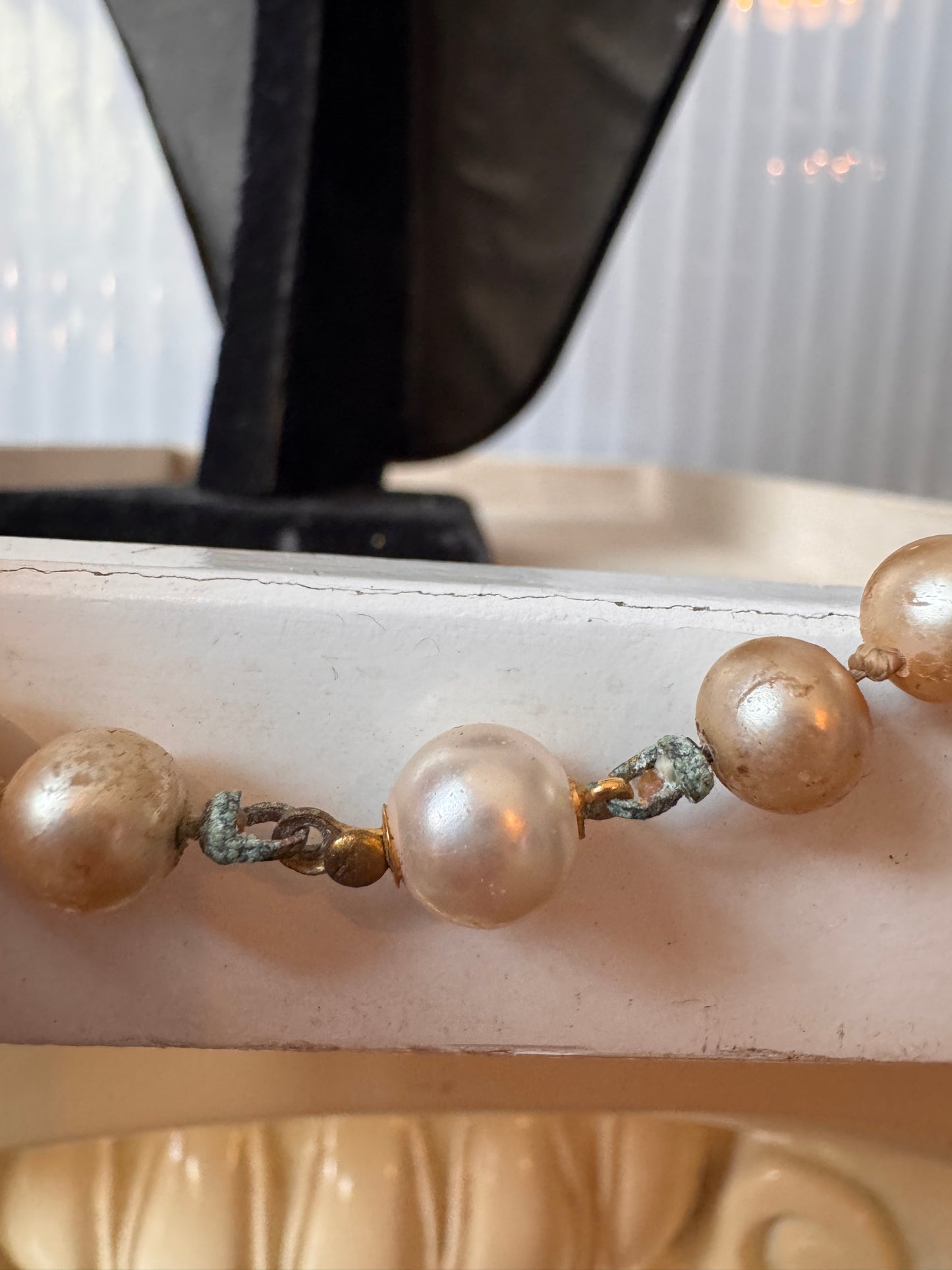 1940s Beige Faux Pearl Necklace
