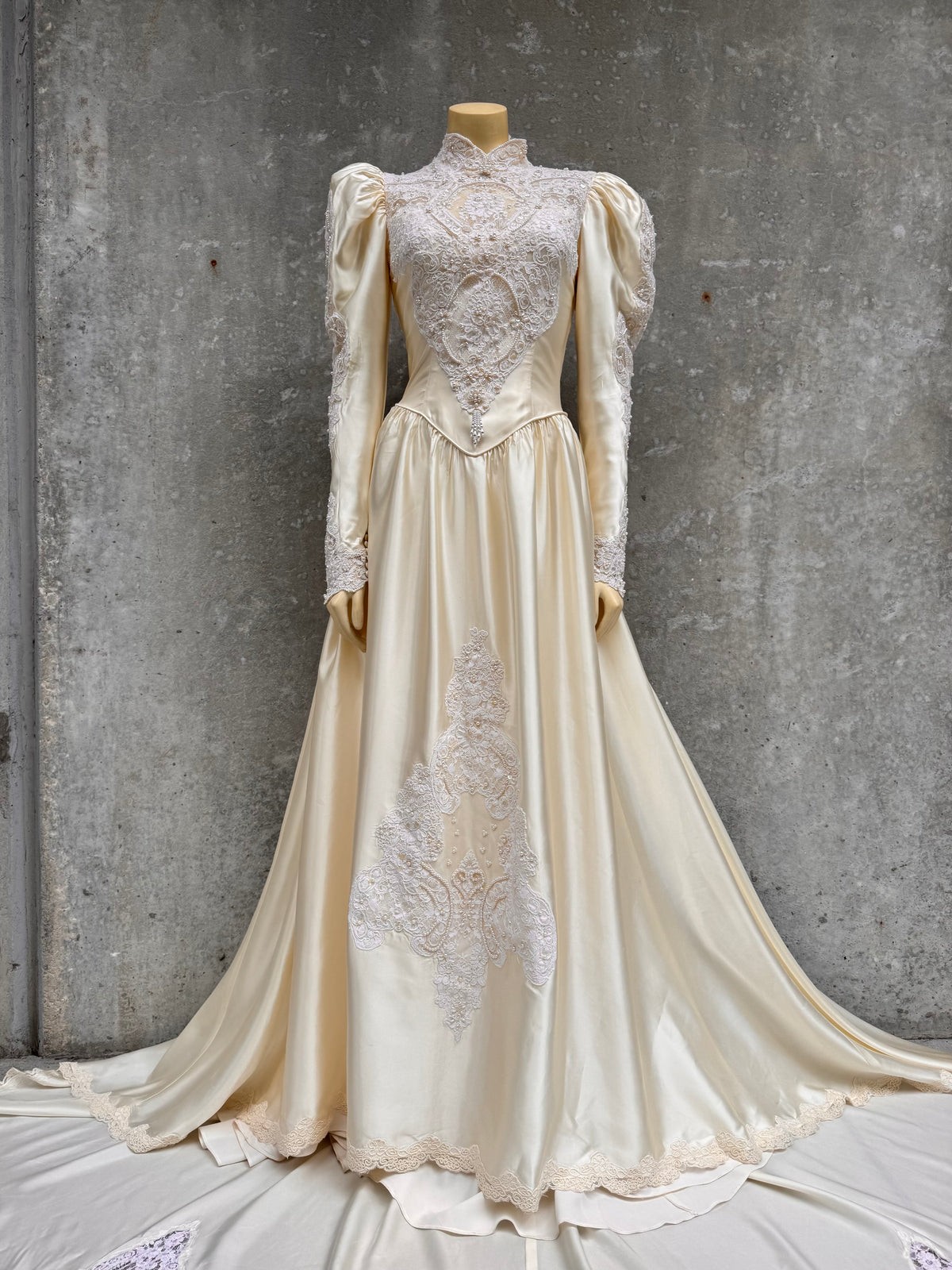 1980s Cream Satin & Lace Wedding Dress