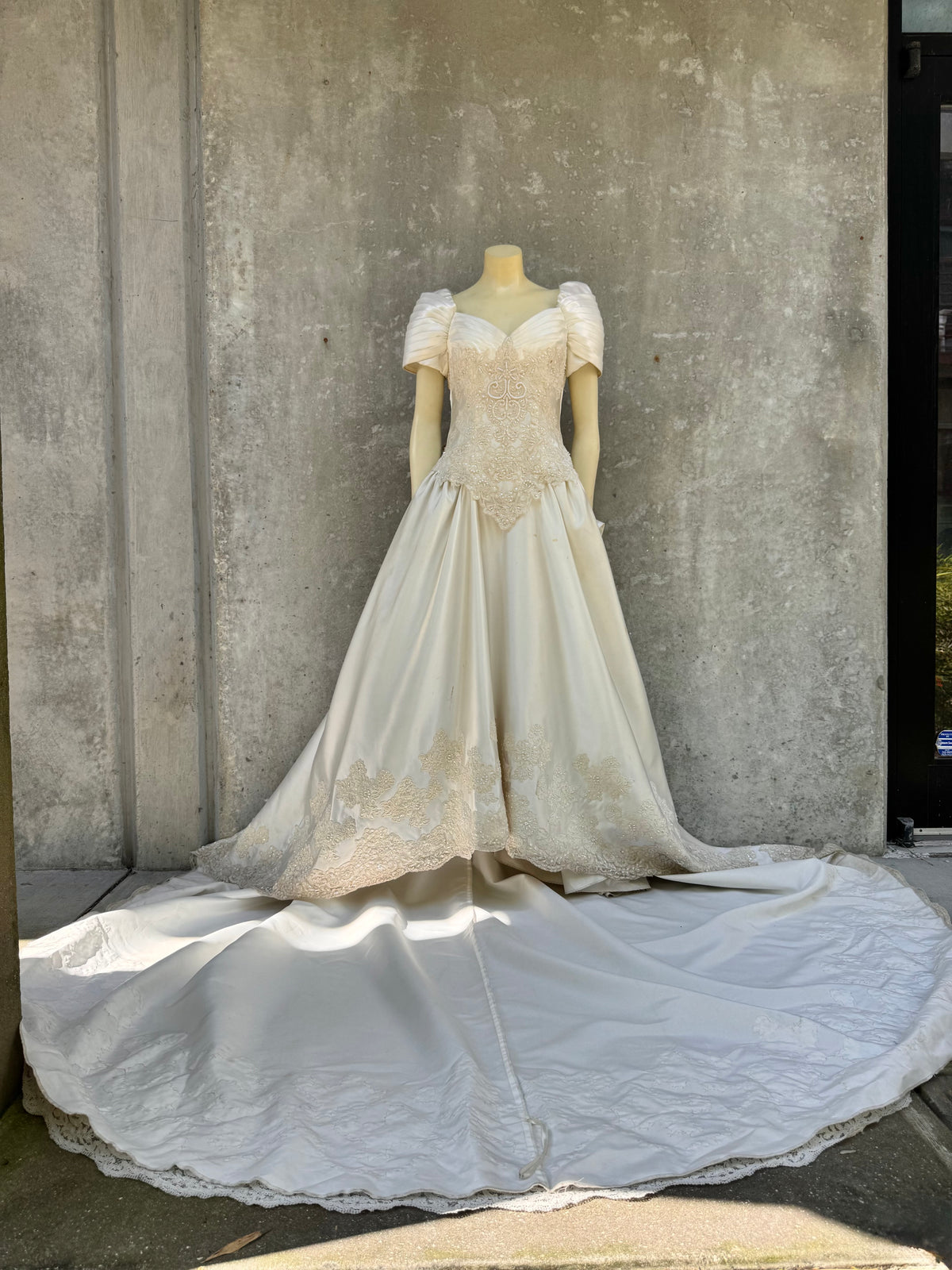 1980s Off-White Satin & Lace Princess Wedding Dress