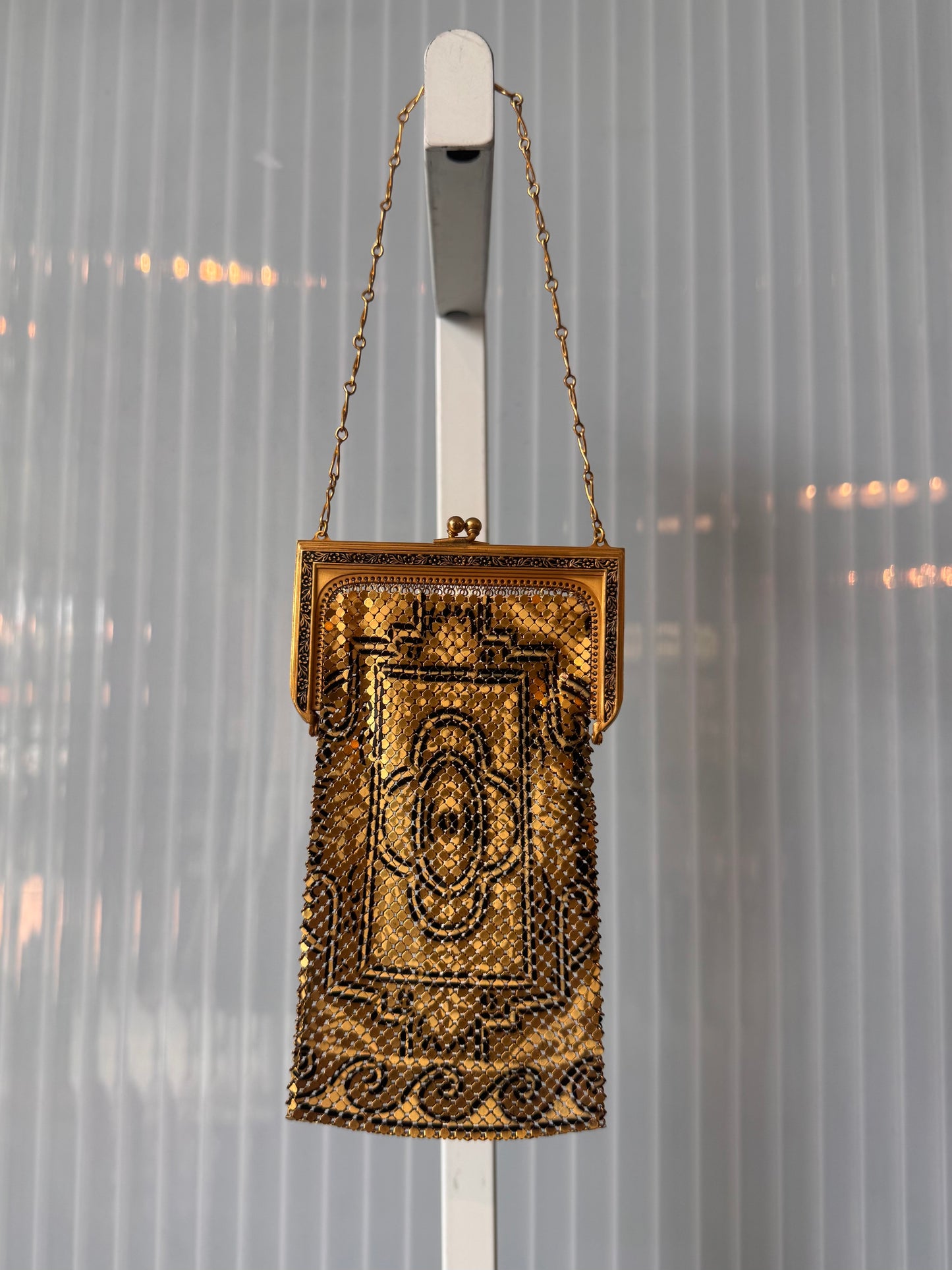 1920s Gold Tone Art Deco Mesh Flapper Purse