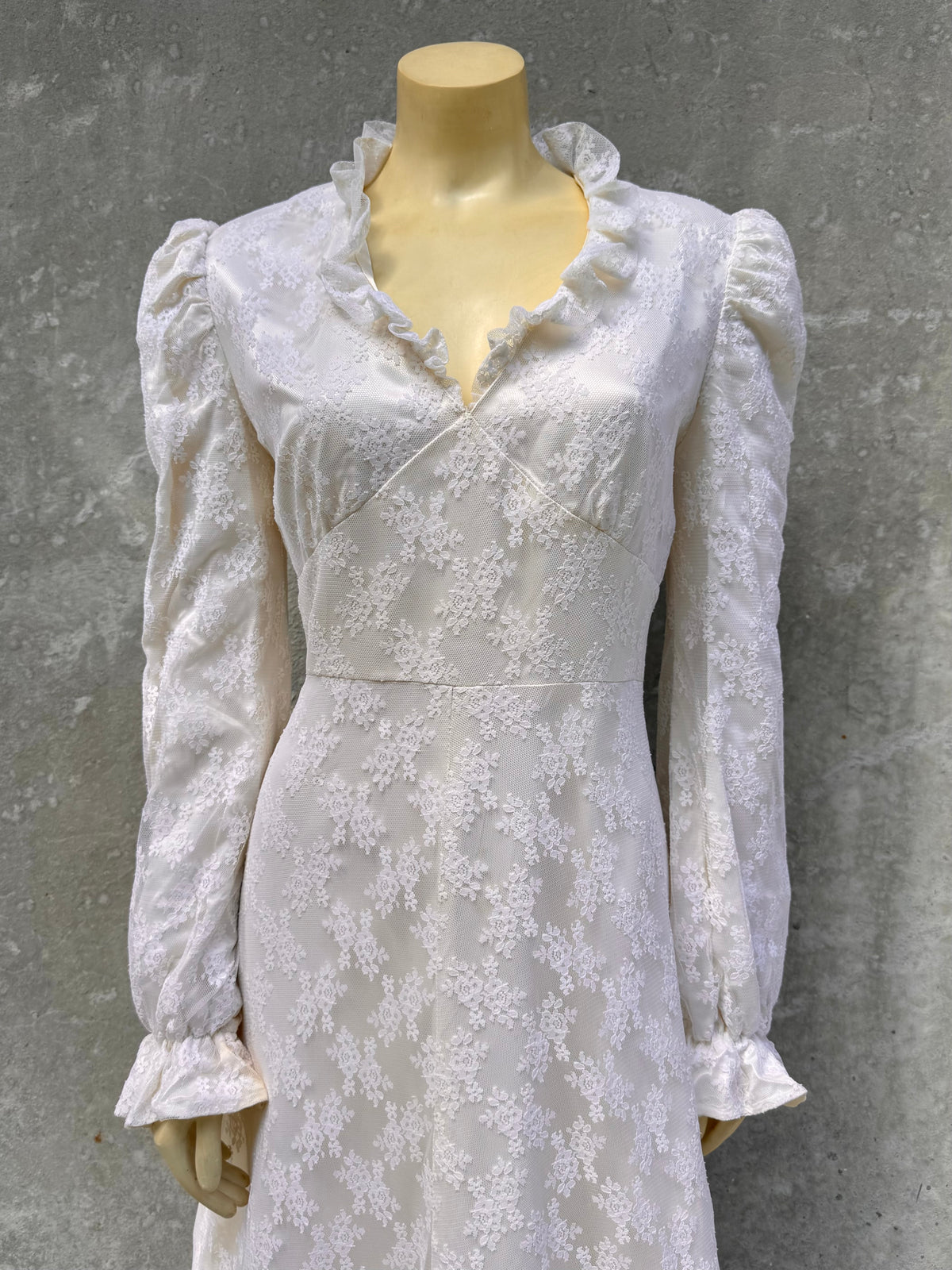 1970s White Floral Lace Wedding Dress
