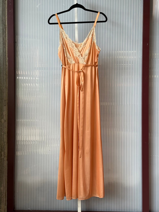 1960s Blushy Peach Long Lacy Slip Dress