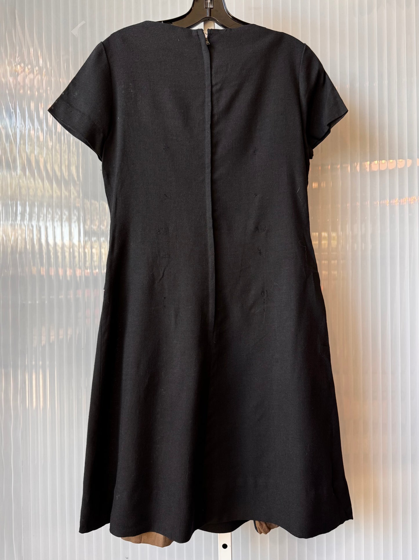 1960s Does 20s Black Short-Sleeve Shift Dress