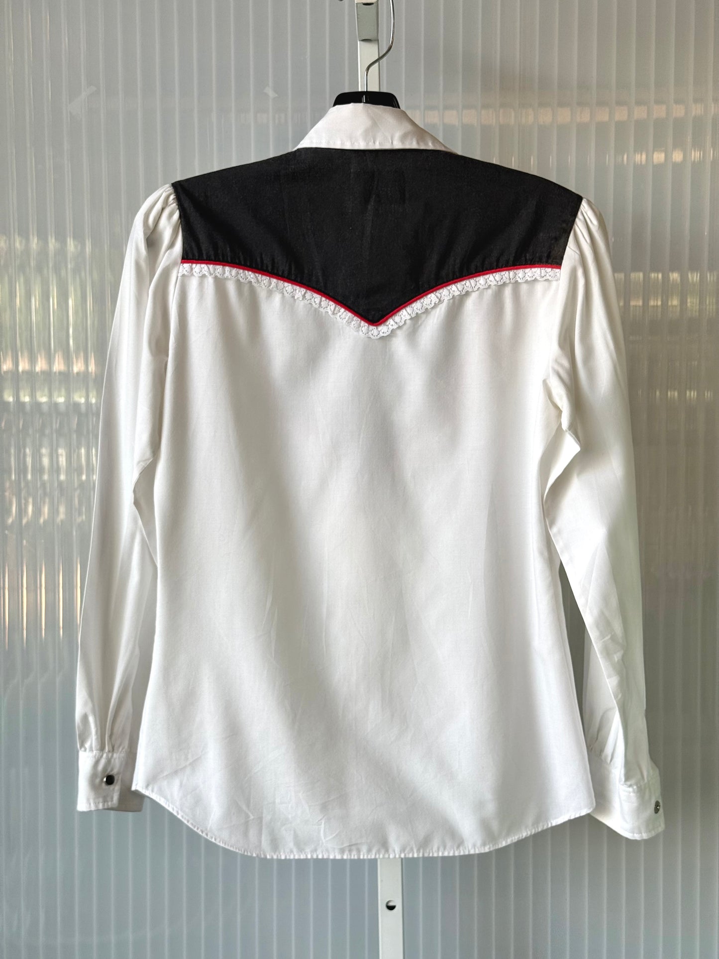 1980s White Pearl Snap Western Blouse w/ Black Yoke