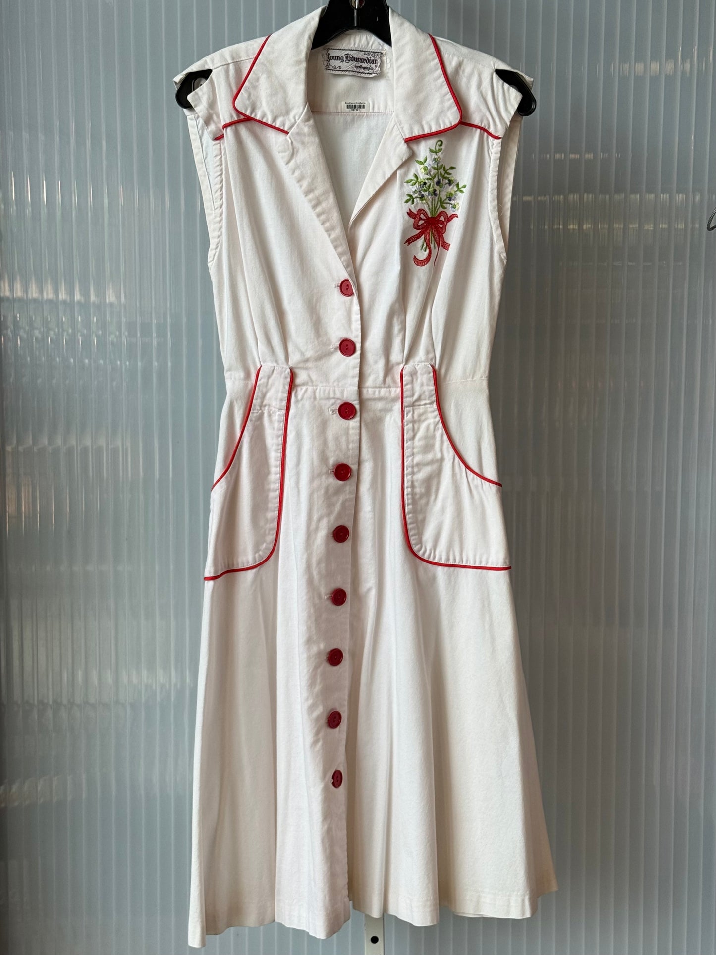 1970s White Button-Down Dress w/ Flower Embroidery & Red Details