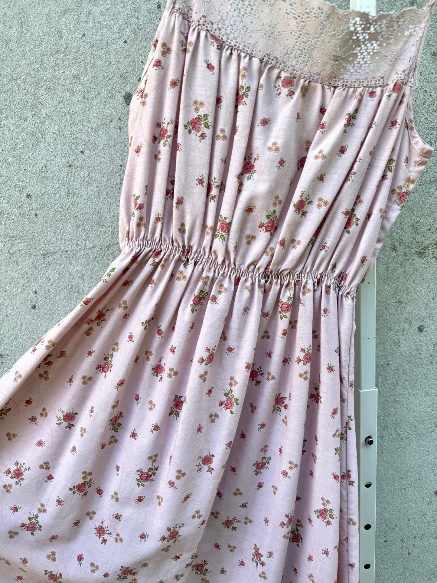 1970s Pink Floral Print Midi Dress