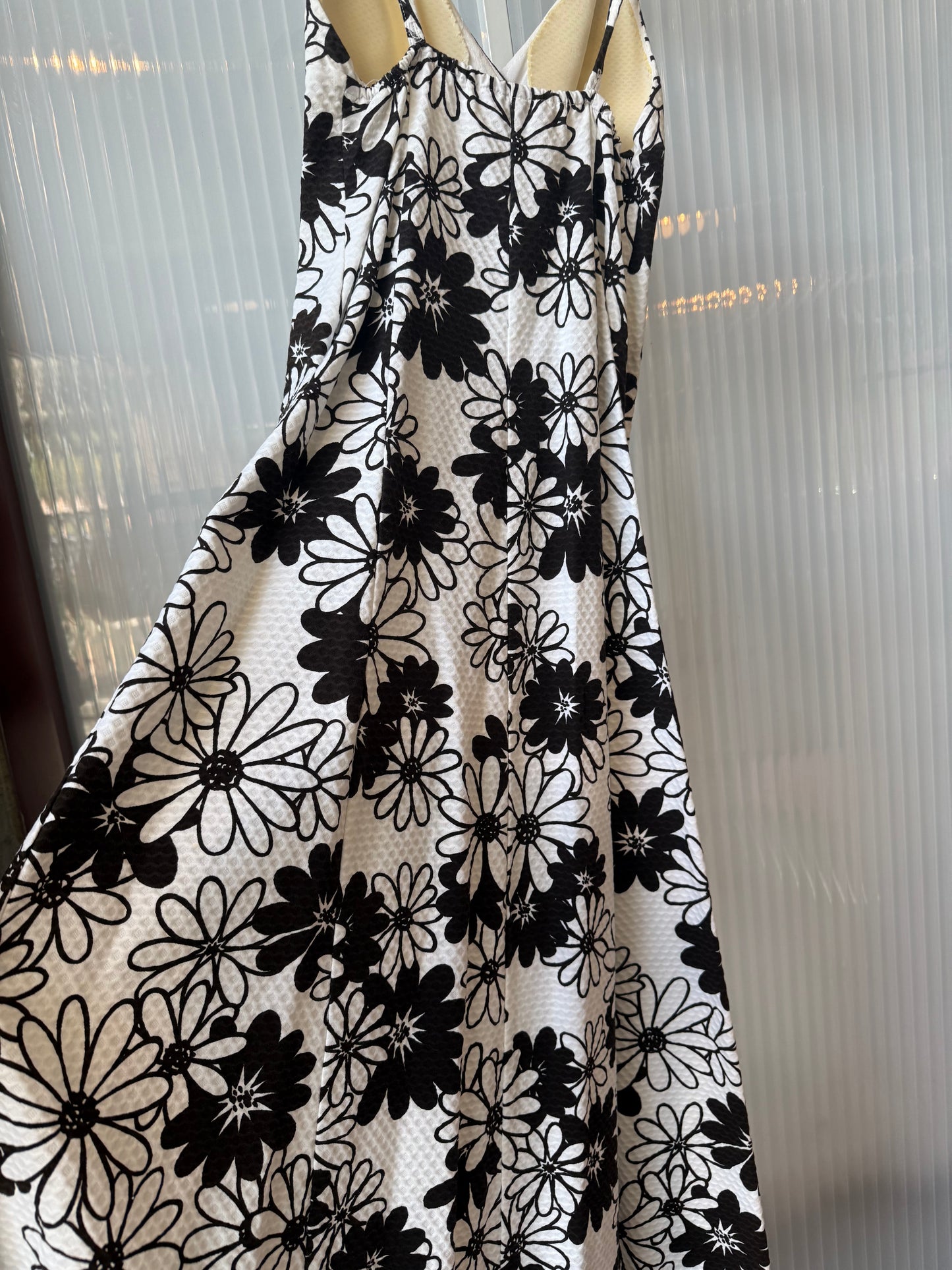 1960s Black & White Flower Power Textured Button-Front Dress