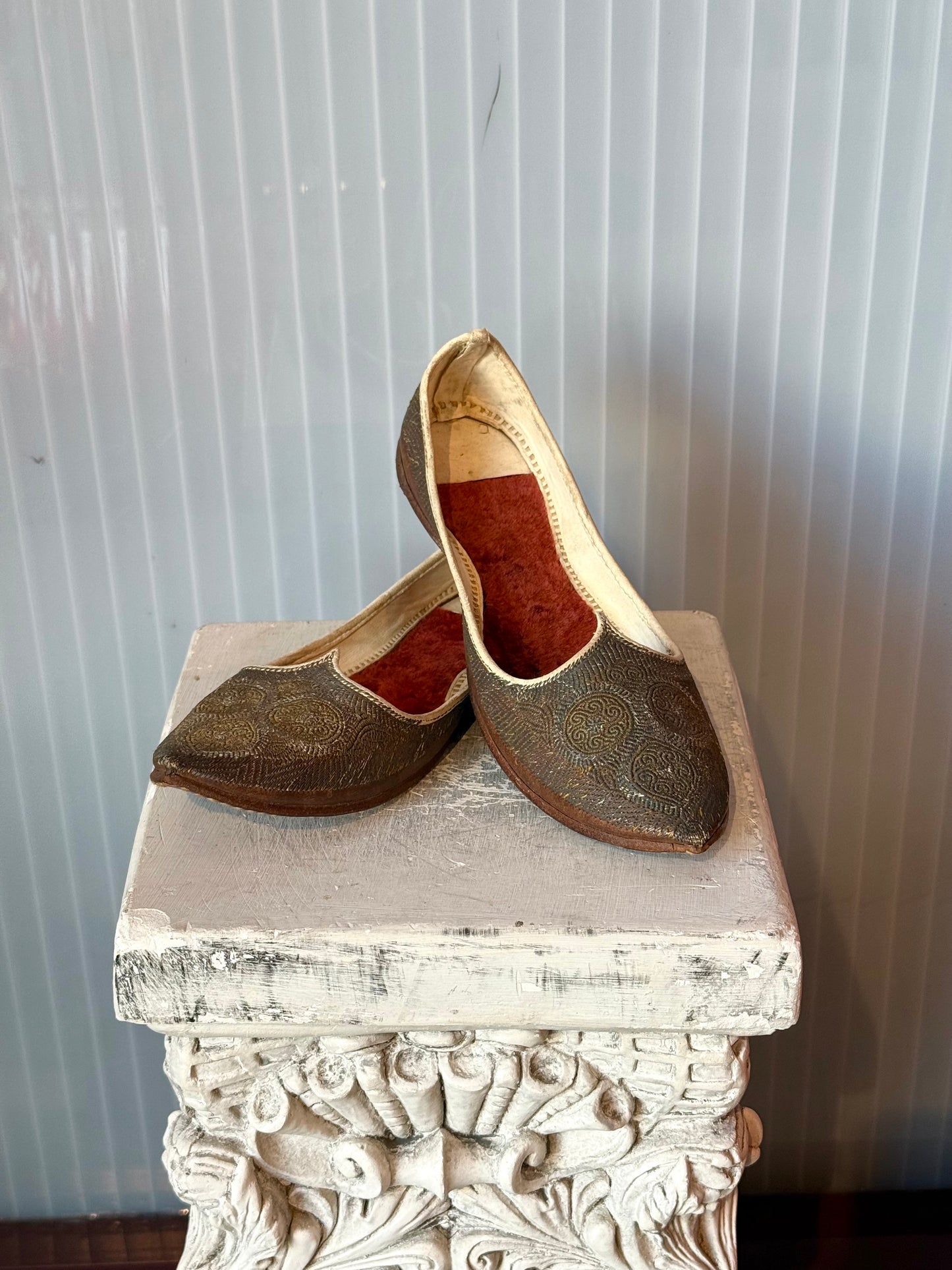 Mughal Ottoman Empire Leather Embroidered Slippers
