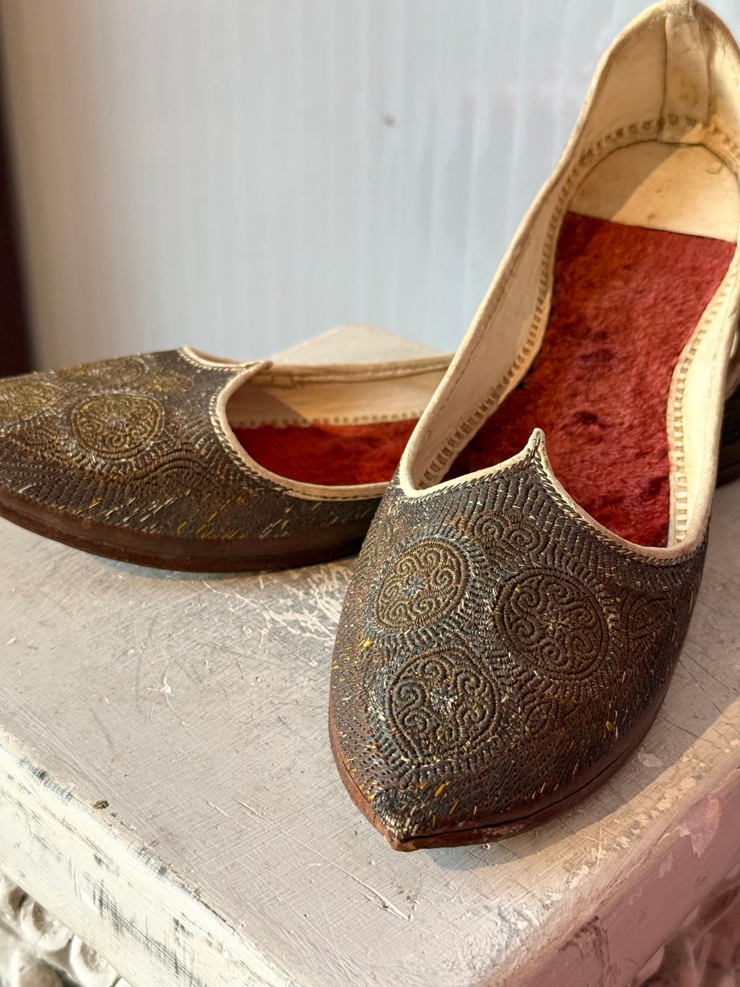 Mughal Ottoman Empire Leather Embroidered Slippers