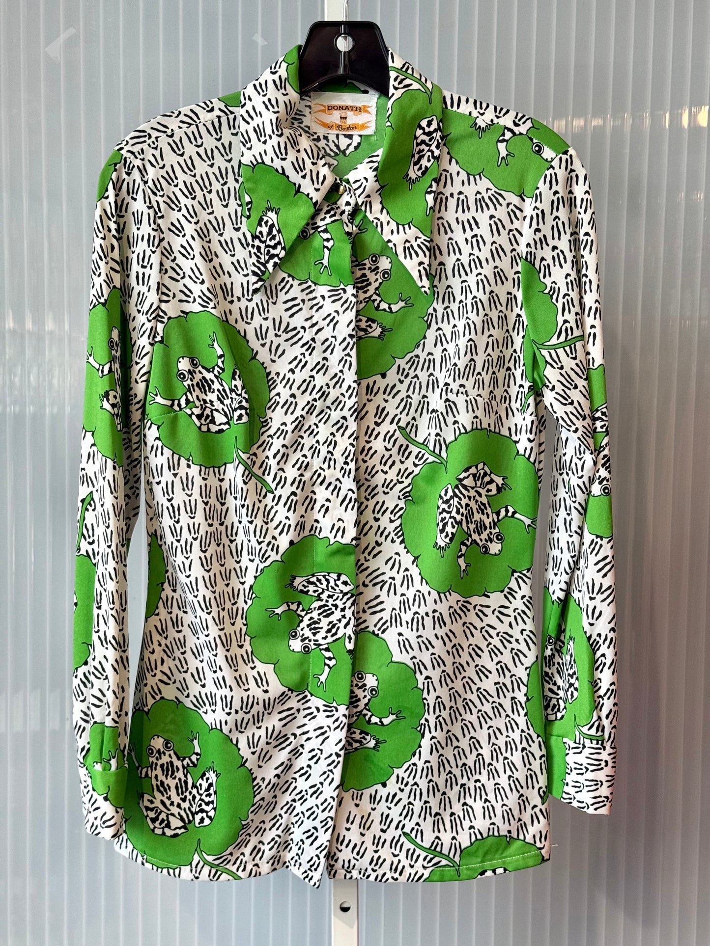 1970s Printed Frog & Lily Pad Point Collar Blouse