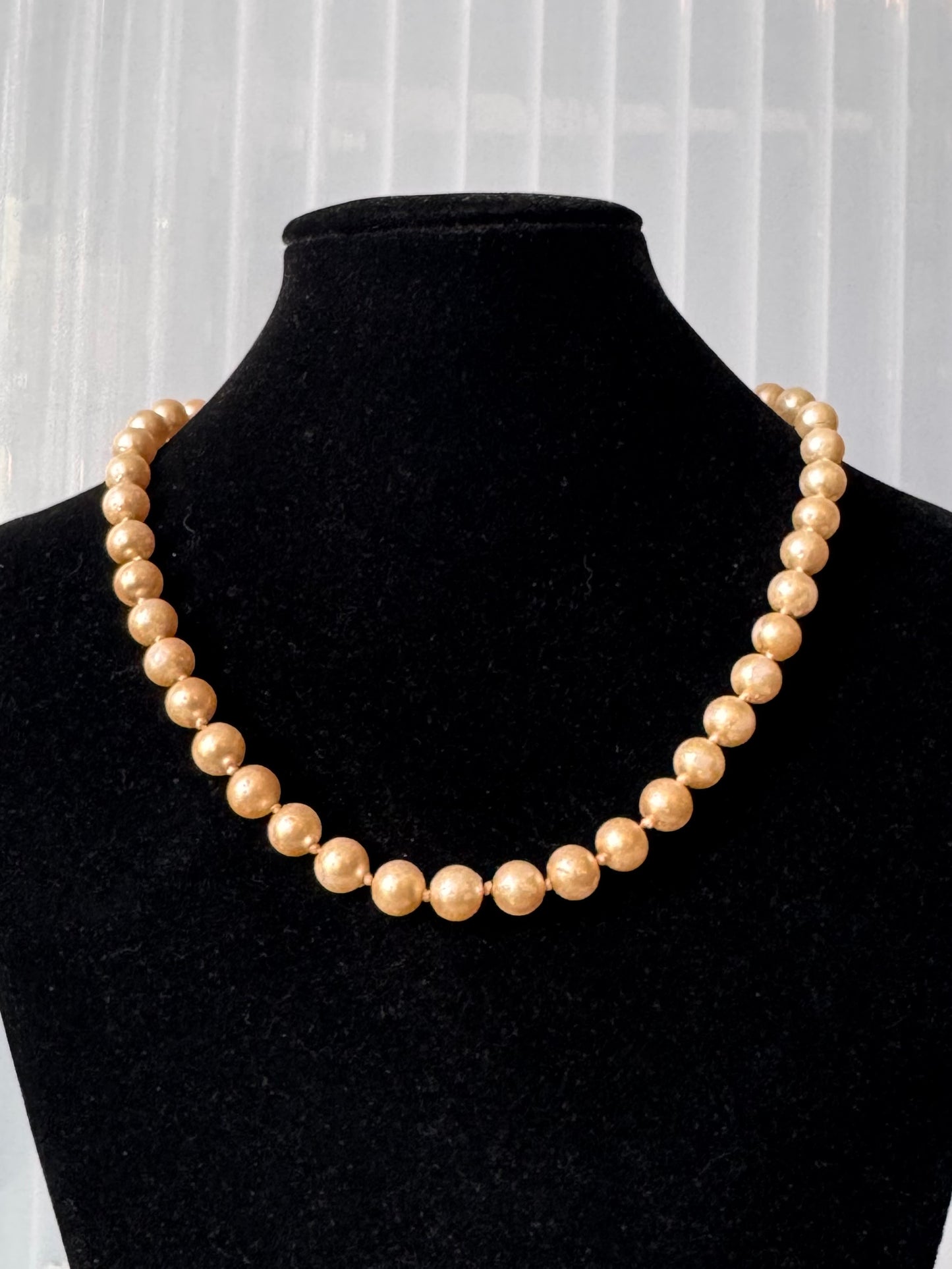 1940s Beige Faux Pearl Necklace