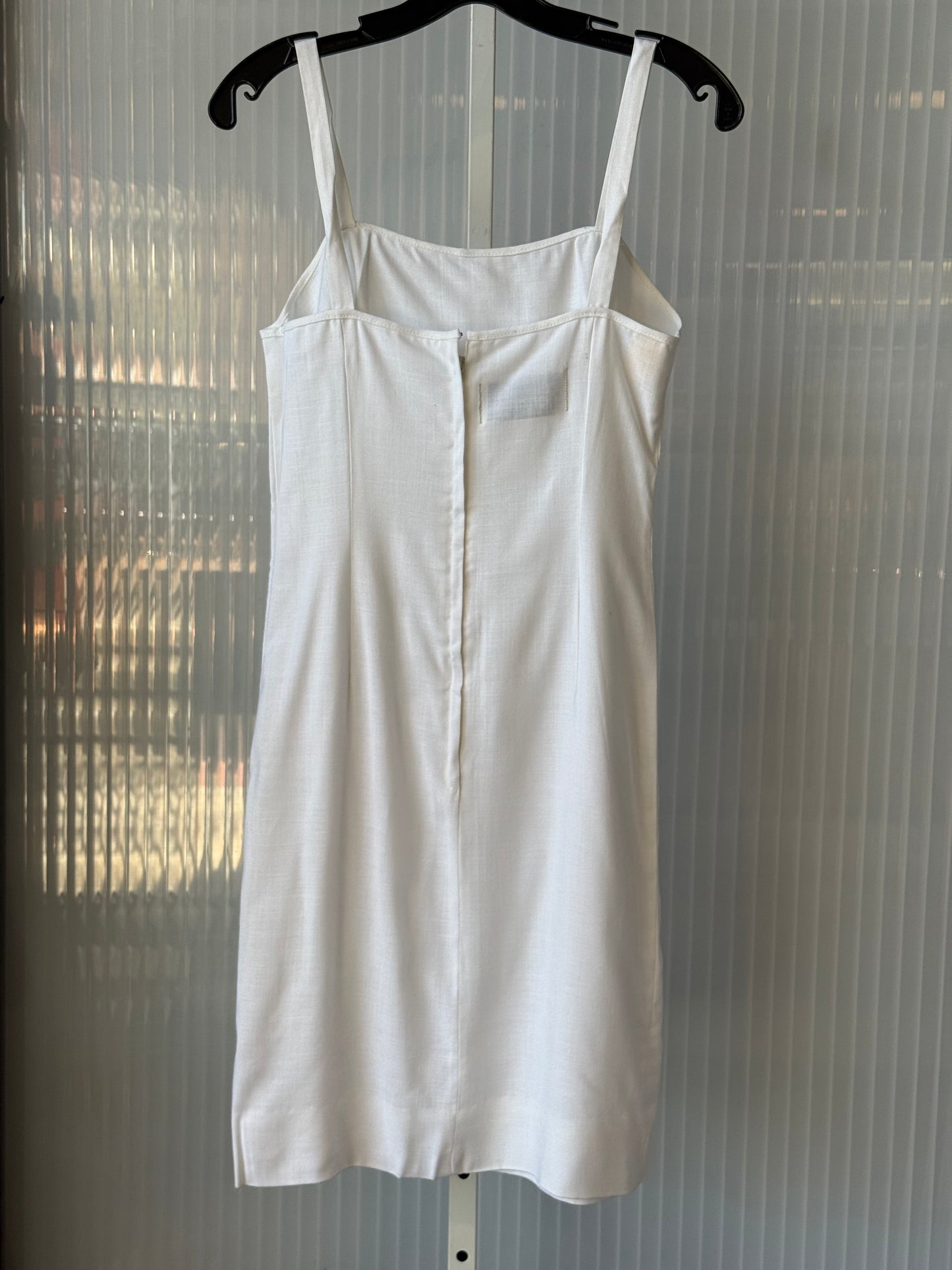 1960s White Sleeveless Simple Shift Dress