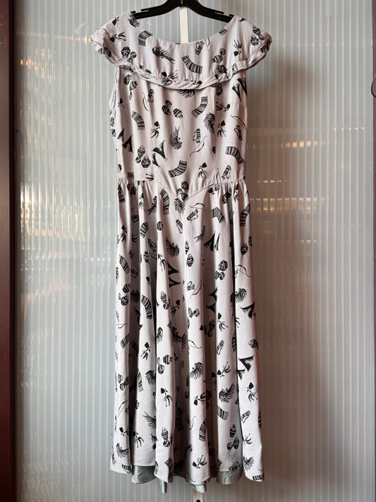 1980s Gray & Black Native American Print Dress