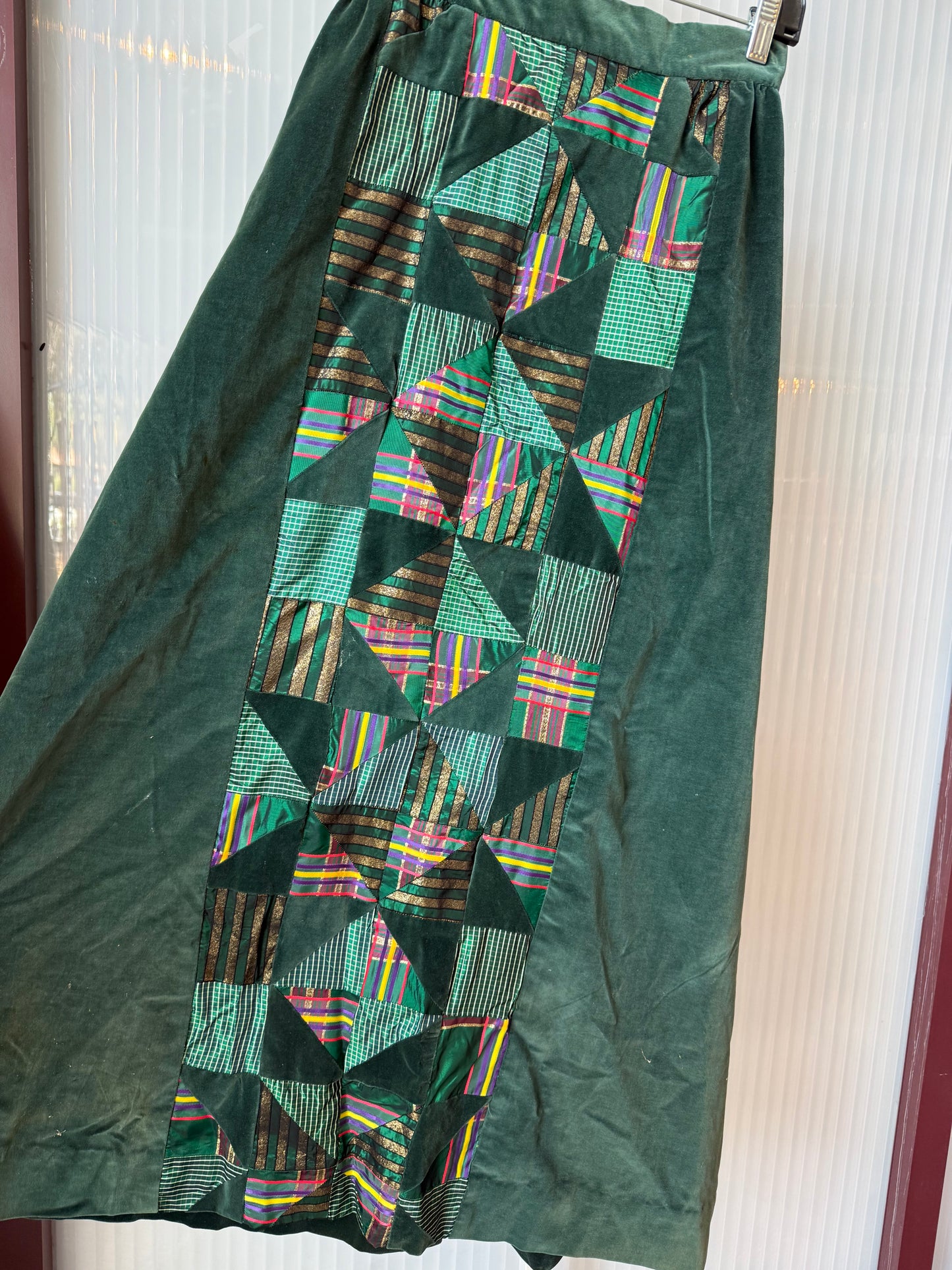 1970s Green Velvet Maxi Skirt w/ Quilted Pattern Design