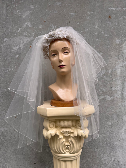 1960s White Pearl Beaded Floral Crown Veil