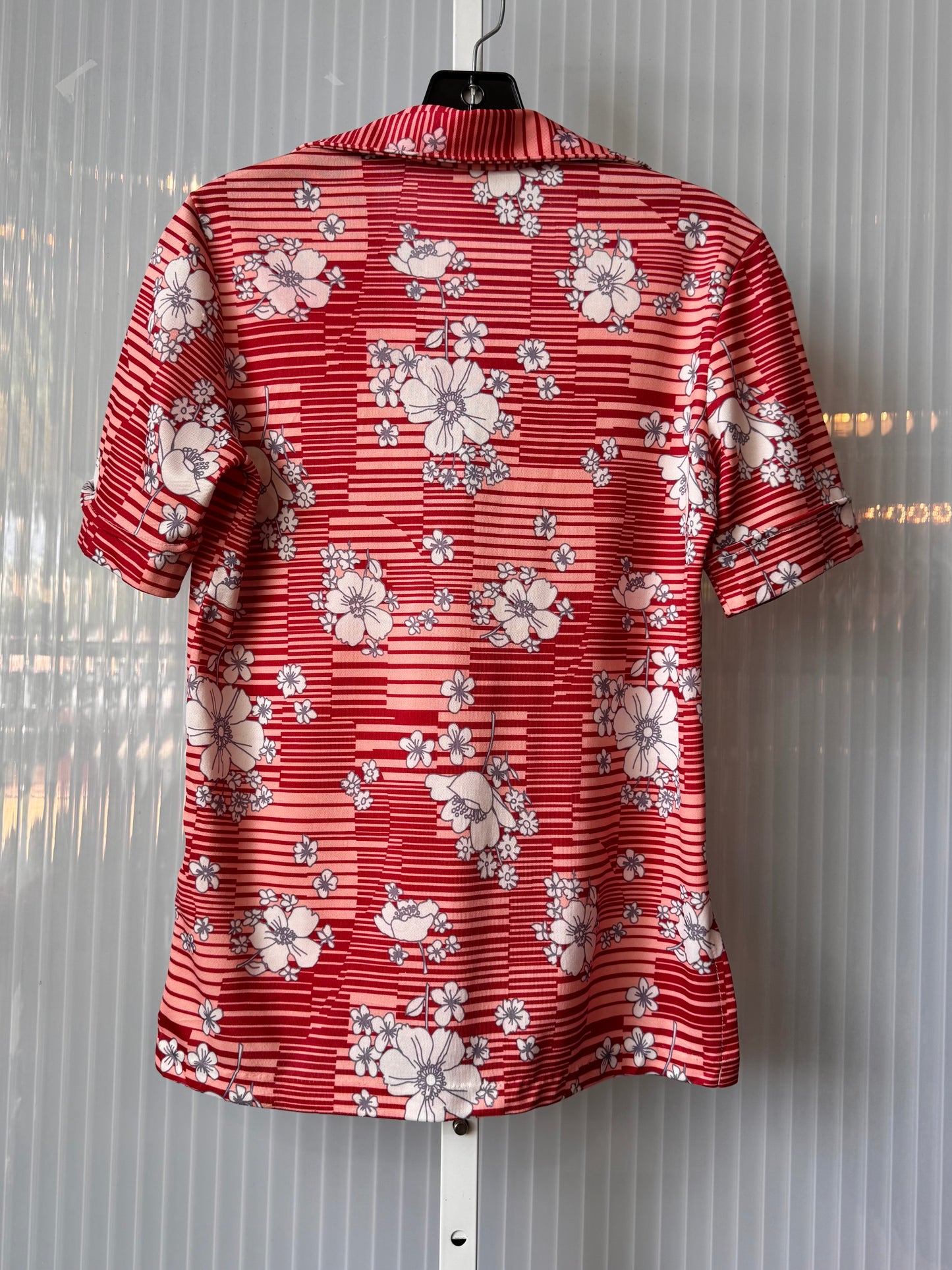 1970s Red Pink & White Floral Point Collar Shirt
