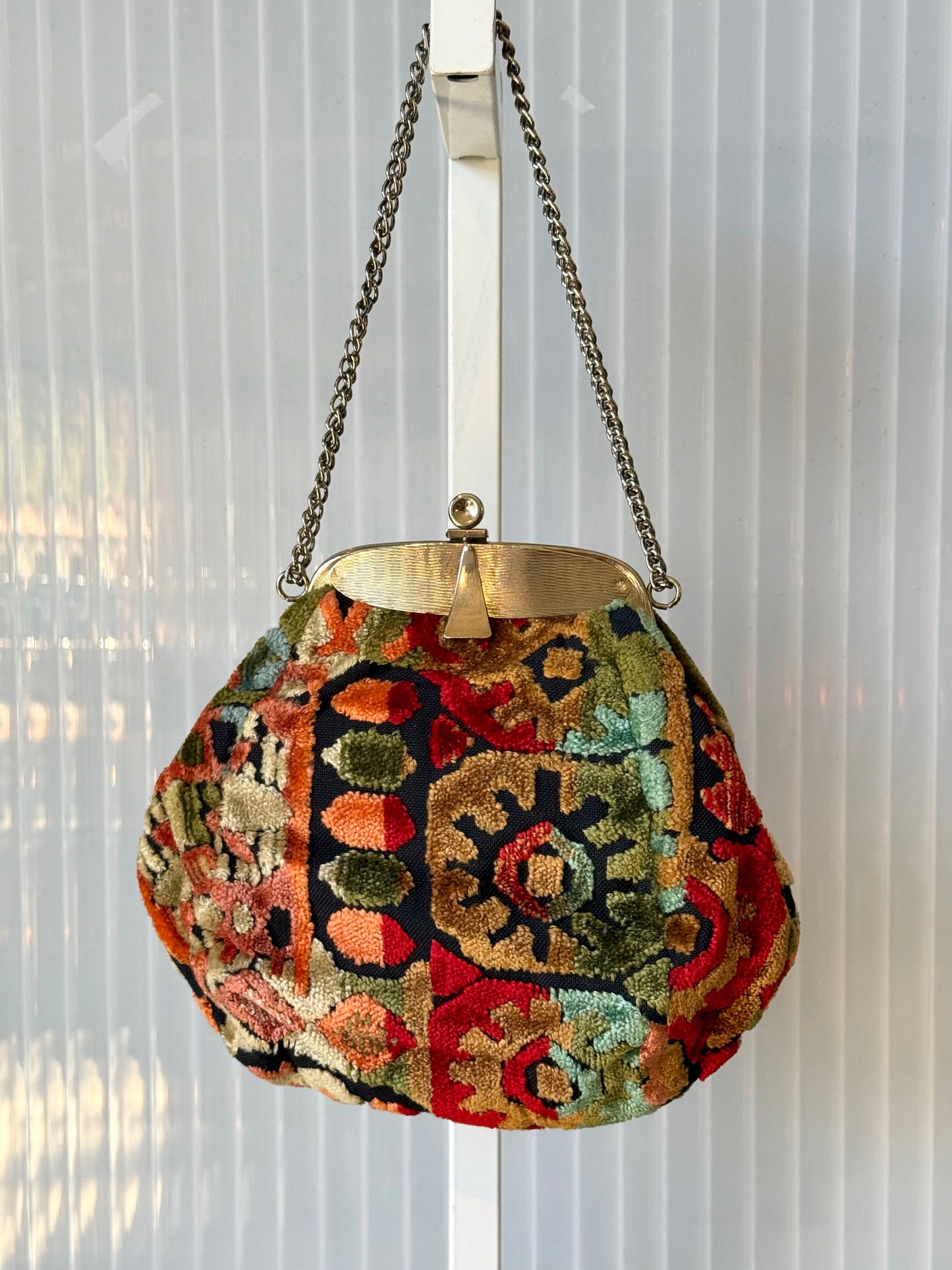 Carpet bag purse w/ Clasp Closure & Chain Straps