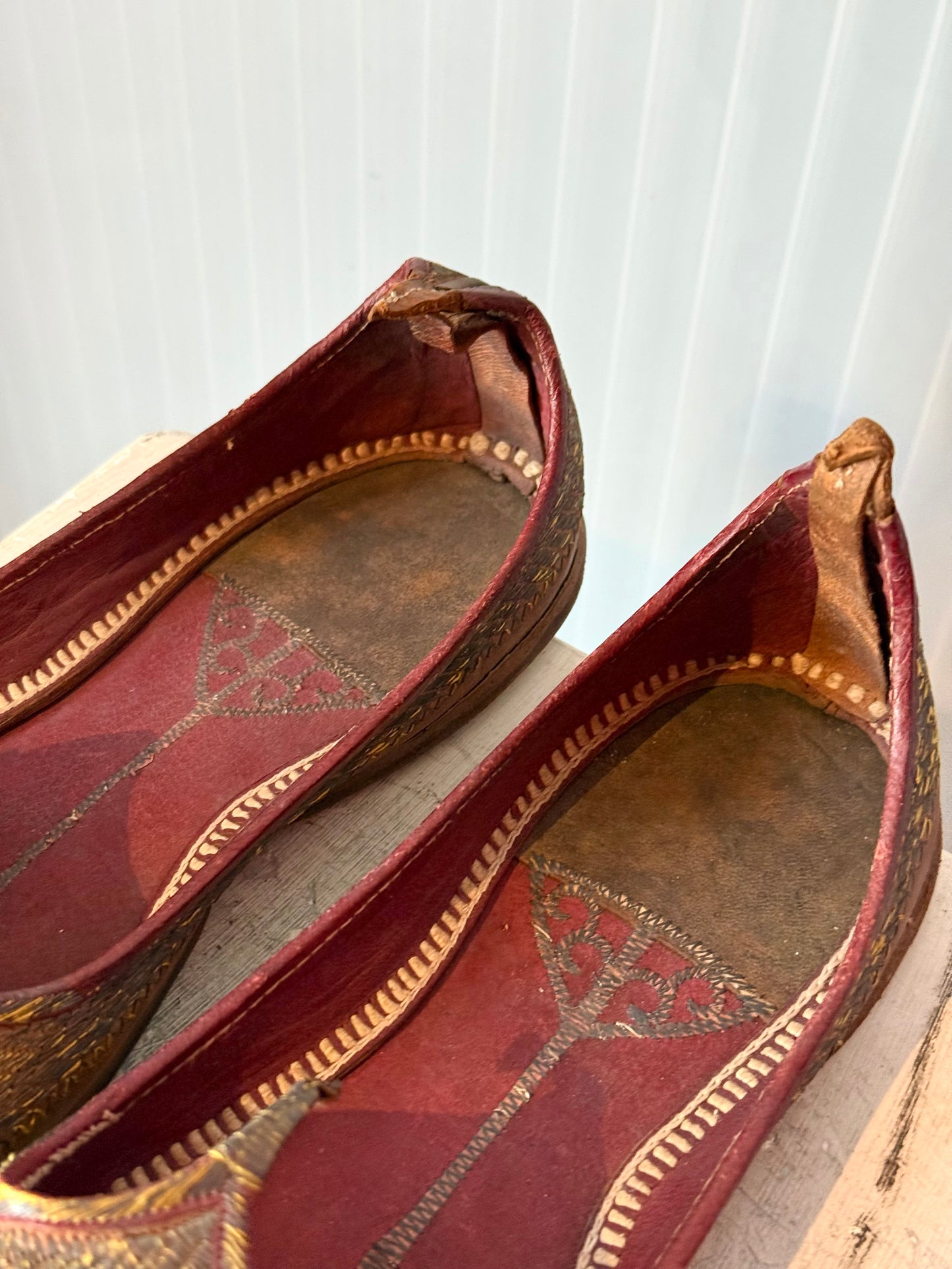 Mughal Ottoman Leather Embroidered Slippers w/ Curled Toe