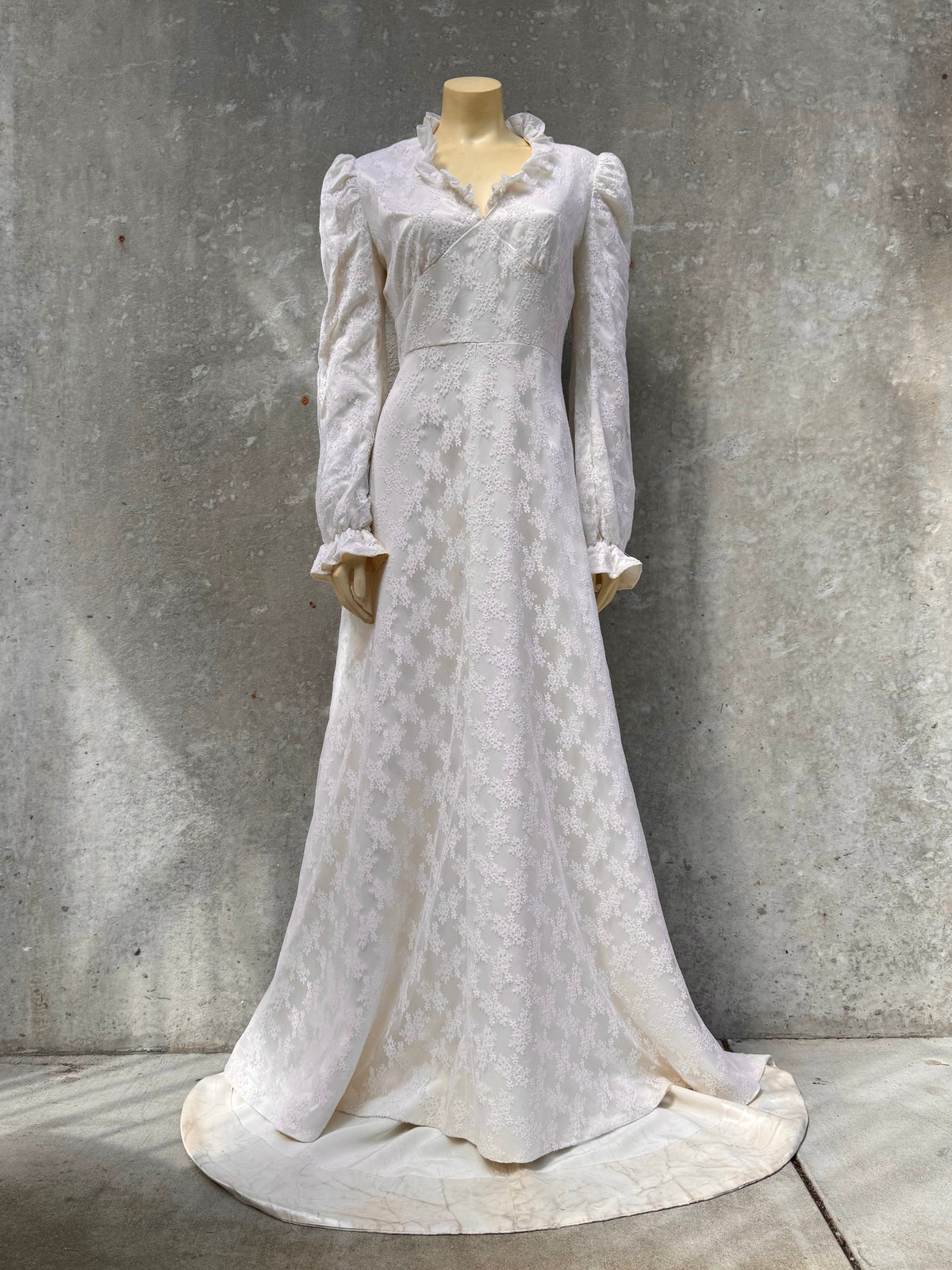 1970s White Floral Lace Wedding Dress