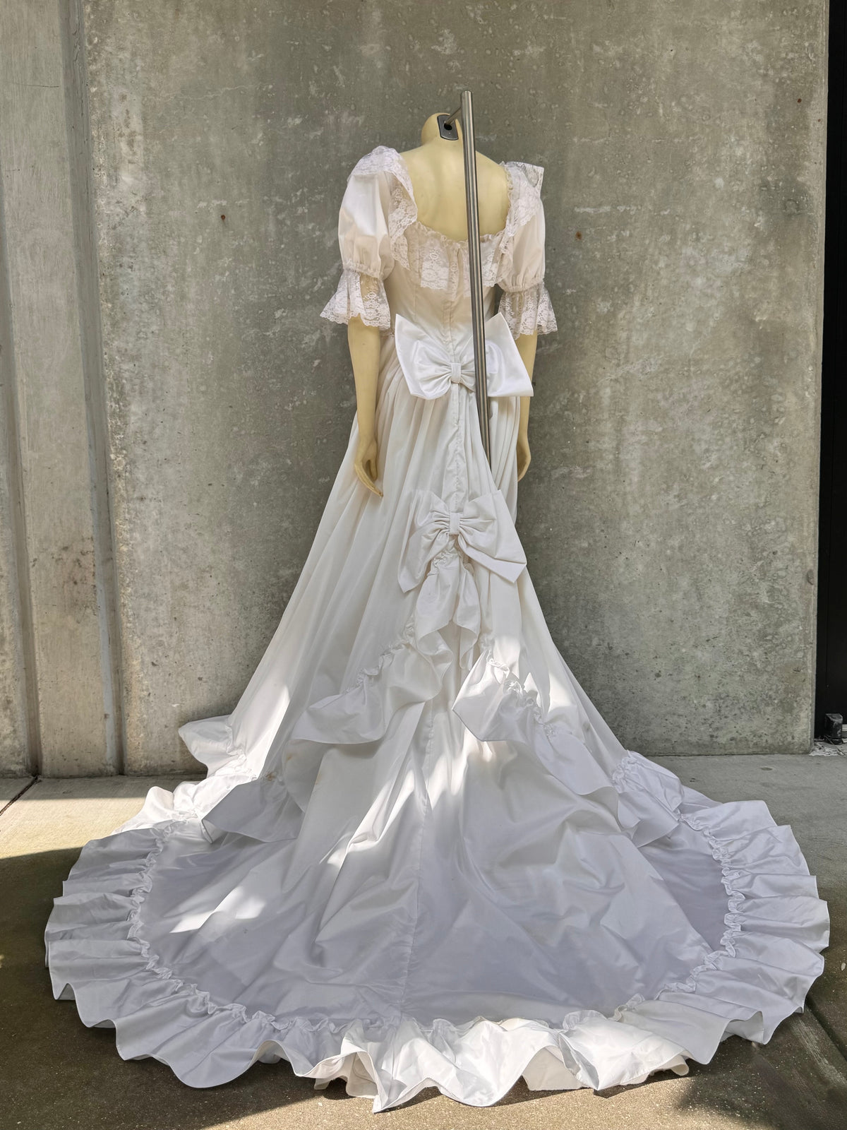 1980s does Renaissance Princess White Wedding Dress