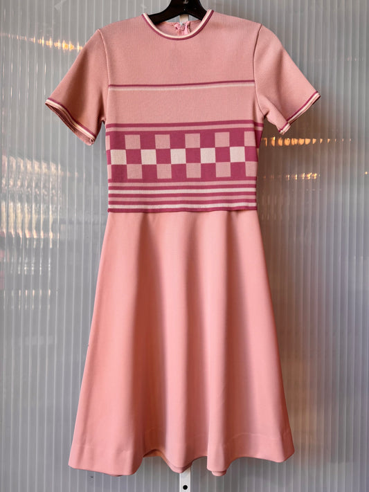 1970s Pink Short-Sleeve Knit Fit & Flare Dress