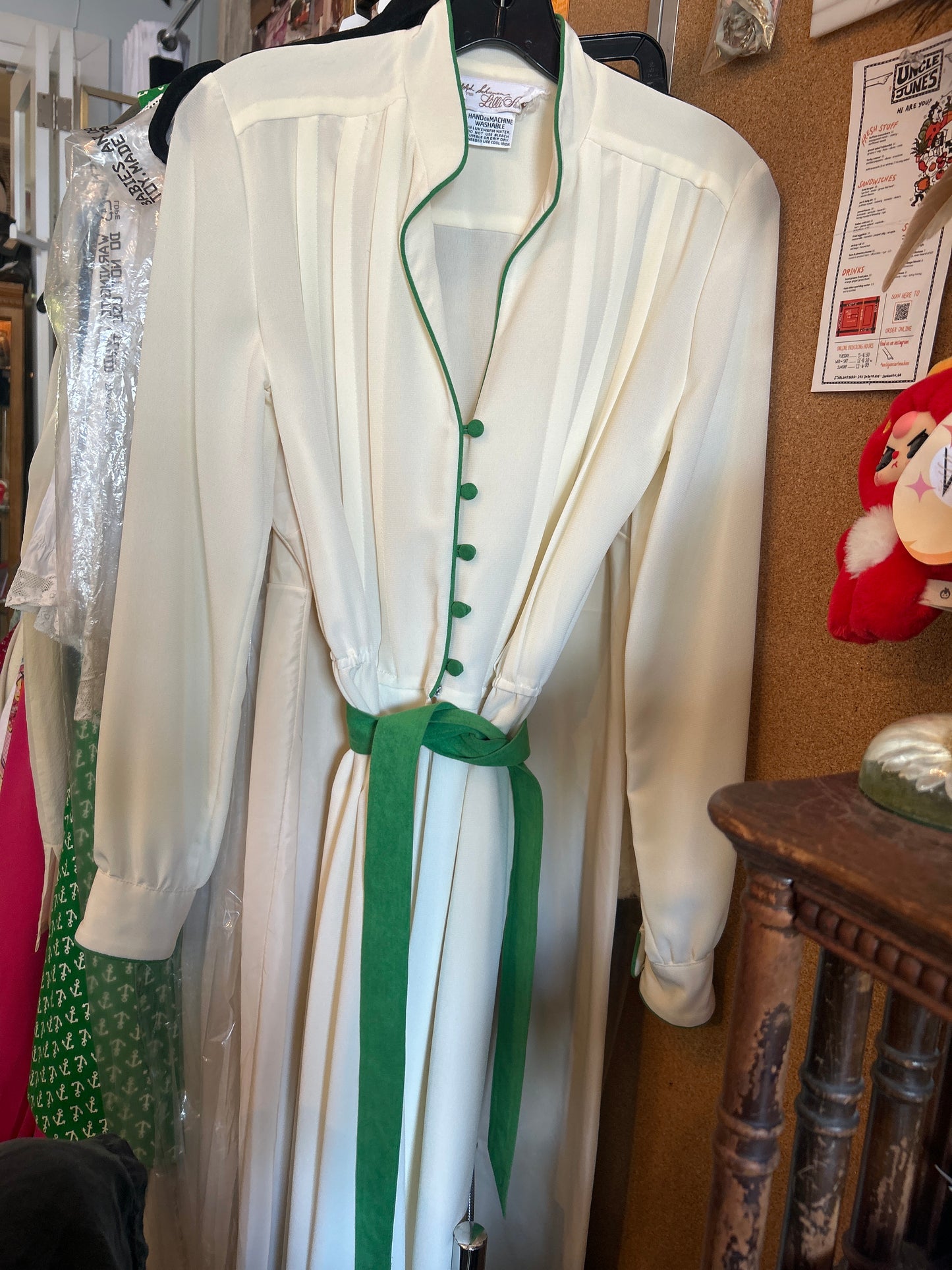 1970s Cream w/ Green Piping Long Sleeve Dress