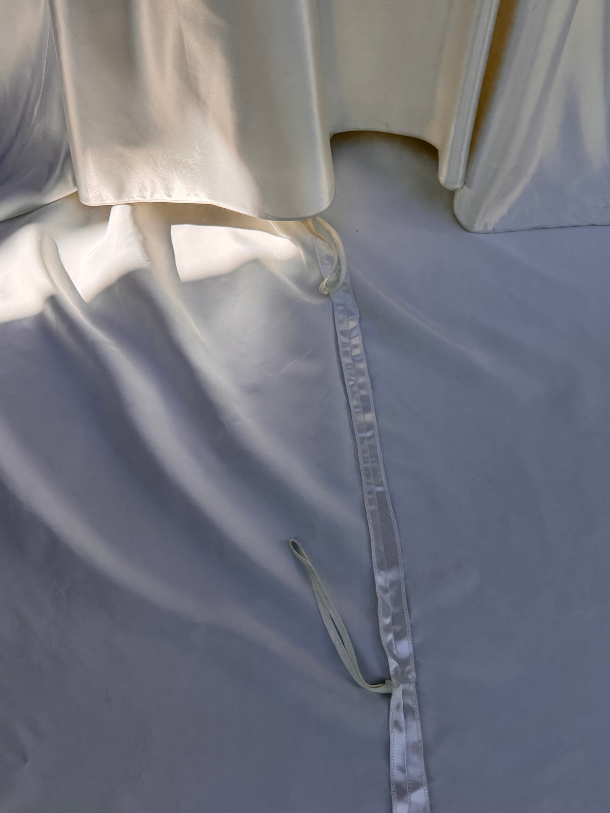 1980s Off-white Satin Lace Off-shoulder Wedding Gown