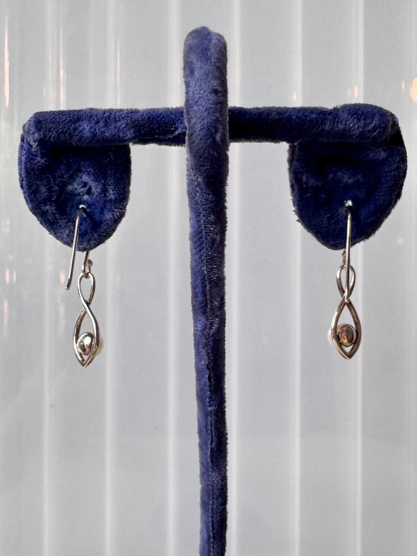 1980s Sterling Silver Pearl Dangle Earrings