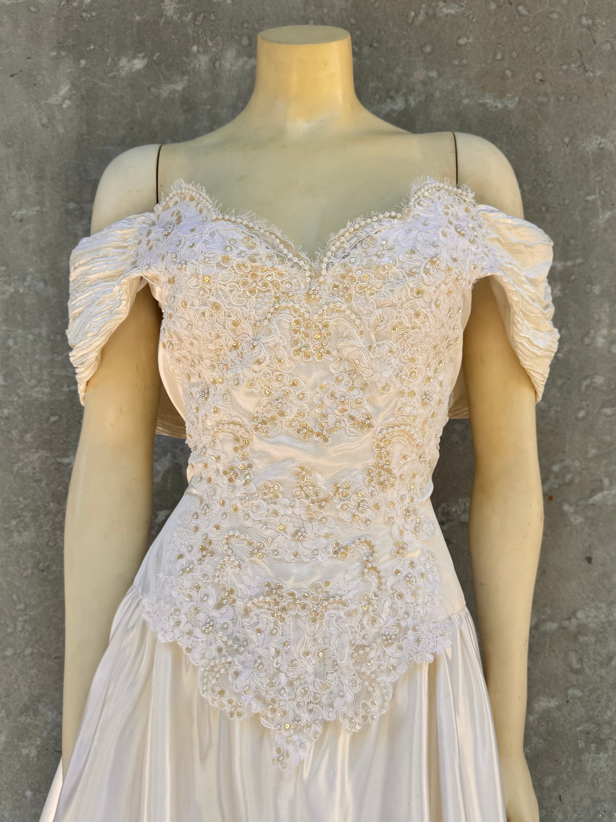 1980s Off-white Satin Lace Off-shoulder Wedding Gown