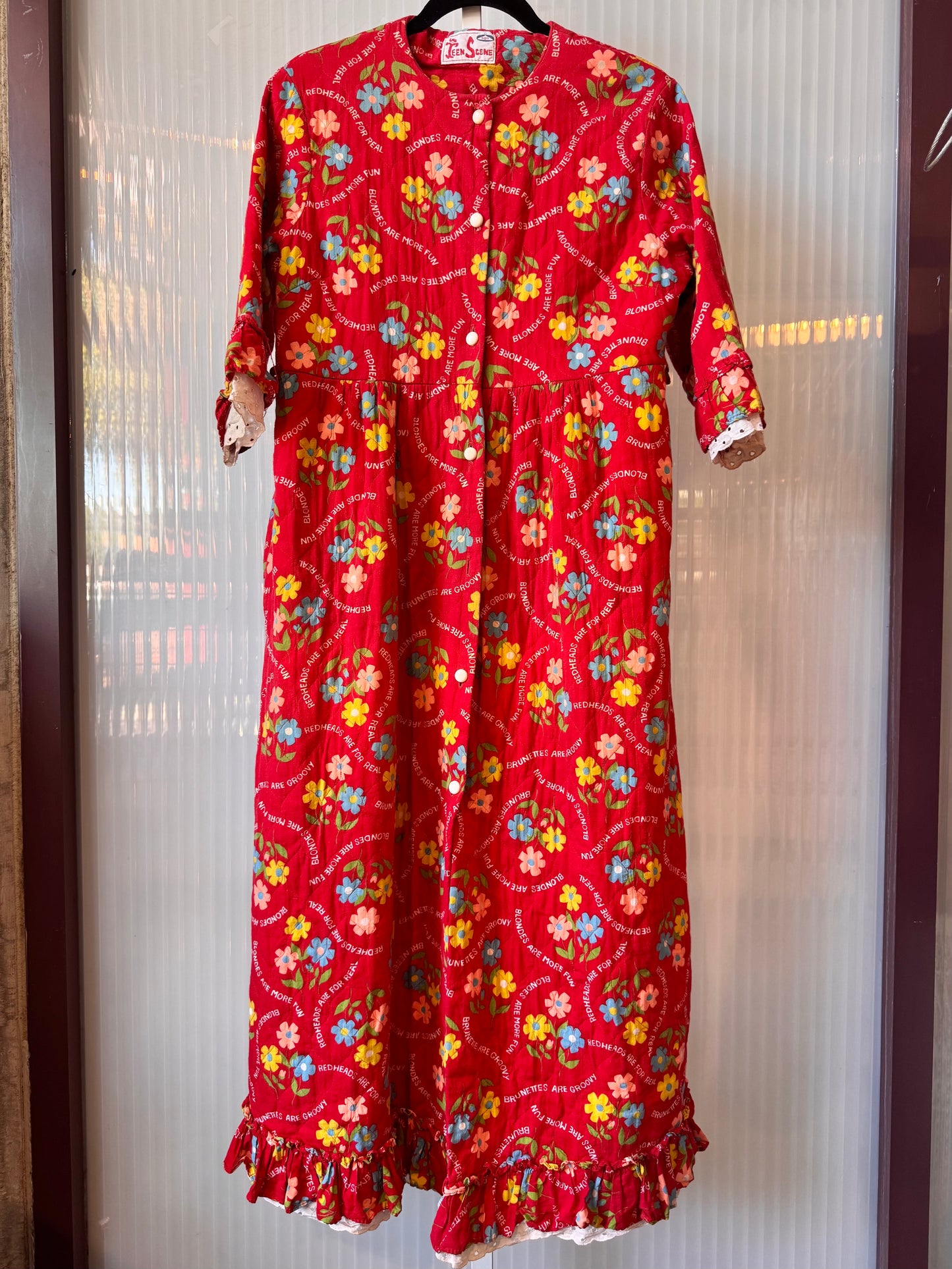1960s Teen Scene Red Floral Robe